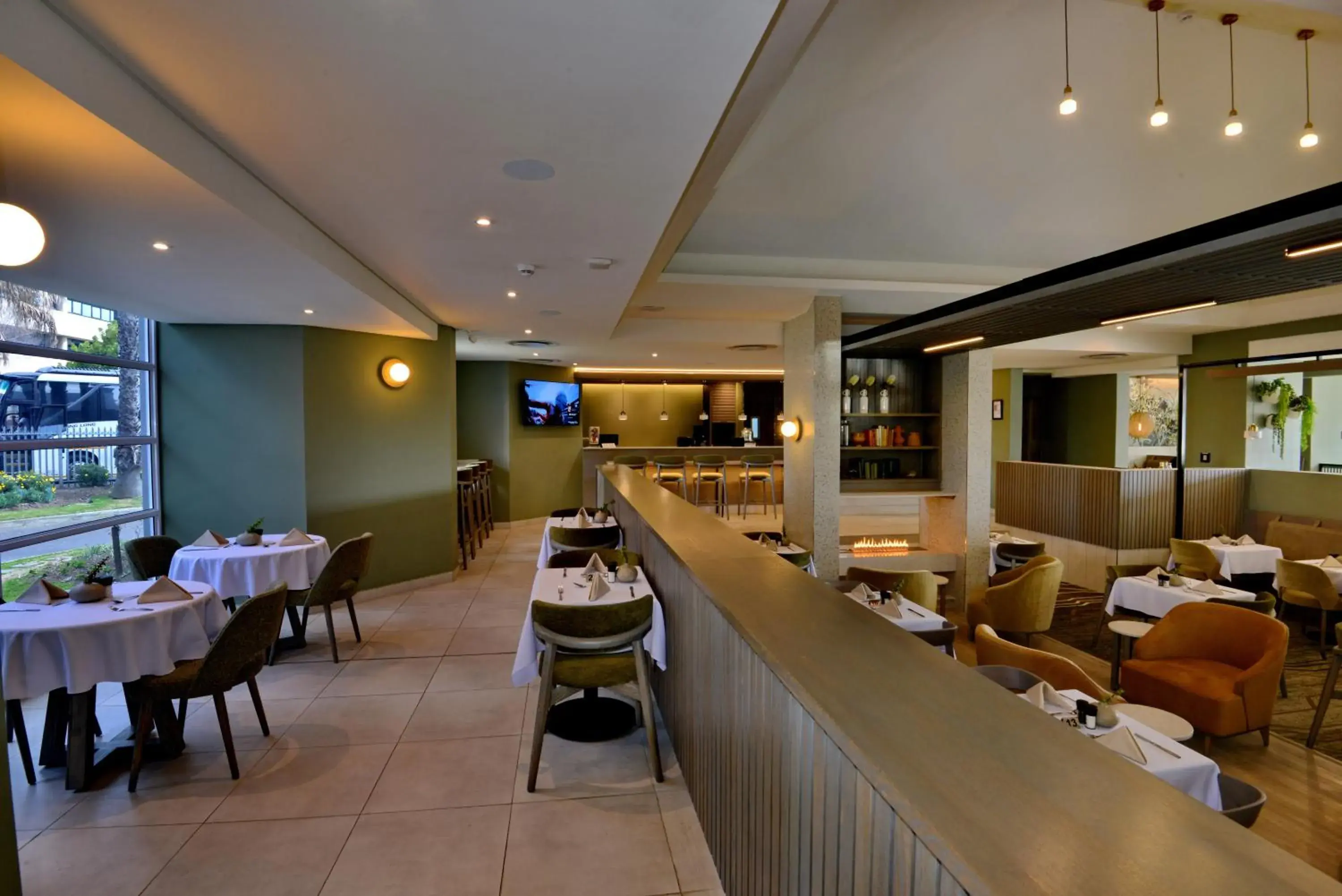 Restaurant/places to eat in Town Lodge Bellville Restaurant/places to eat in Town Lodge Bellville