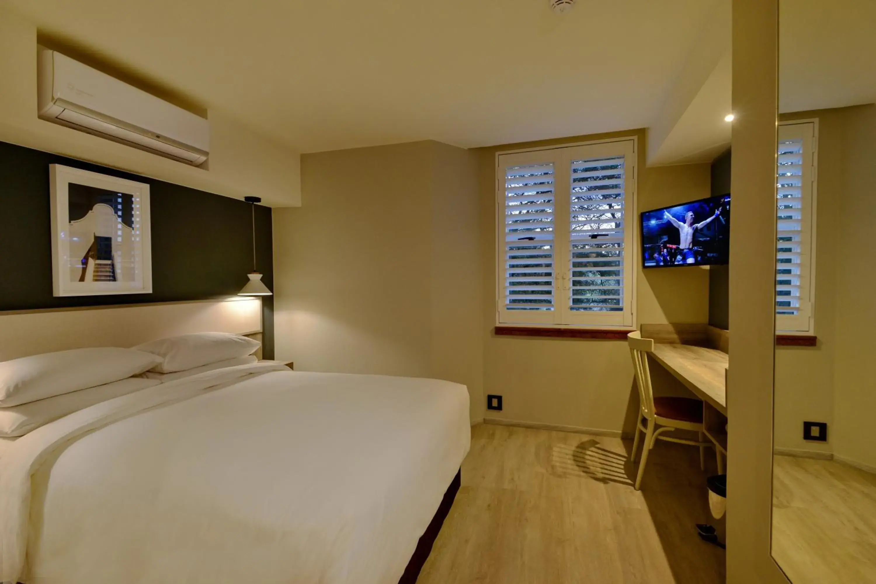 Bedroom, Bed in Town Lodge Bellville Bedroom, Bed in Town Lodge Bellville