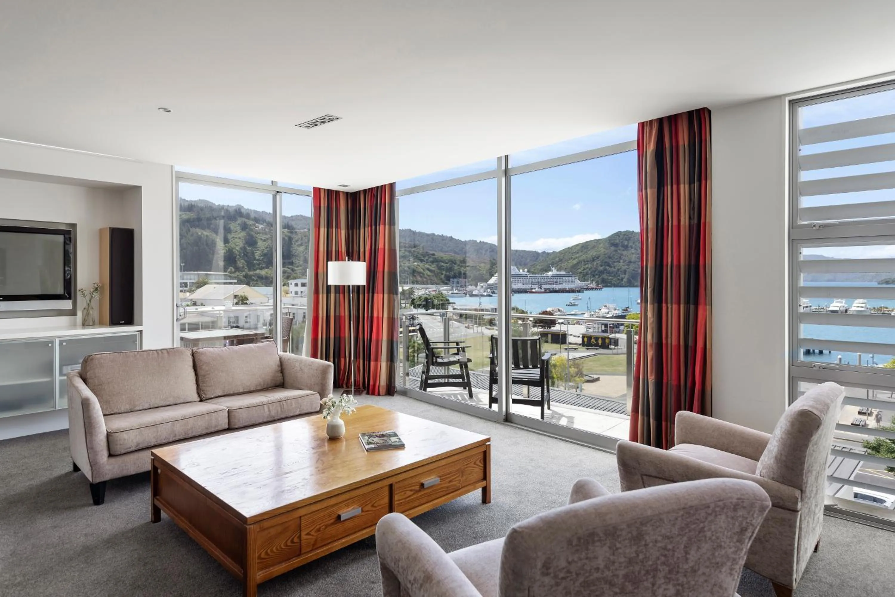 View (from property/room) in Edit Picton