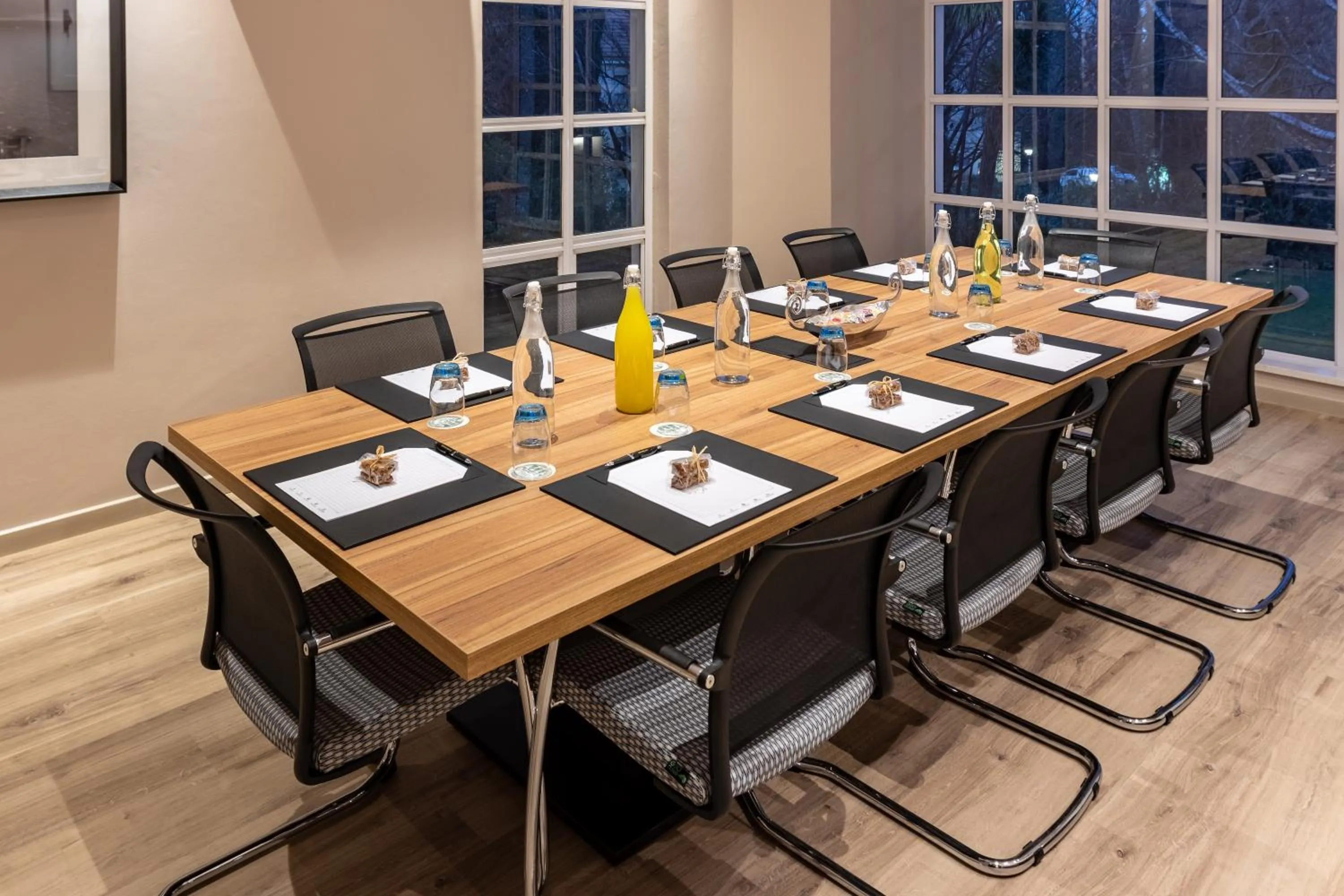 Meeting/conference room in Town Lodge Johannesburg Airport