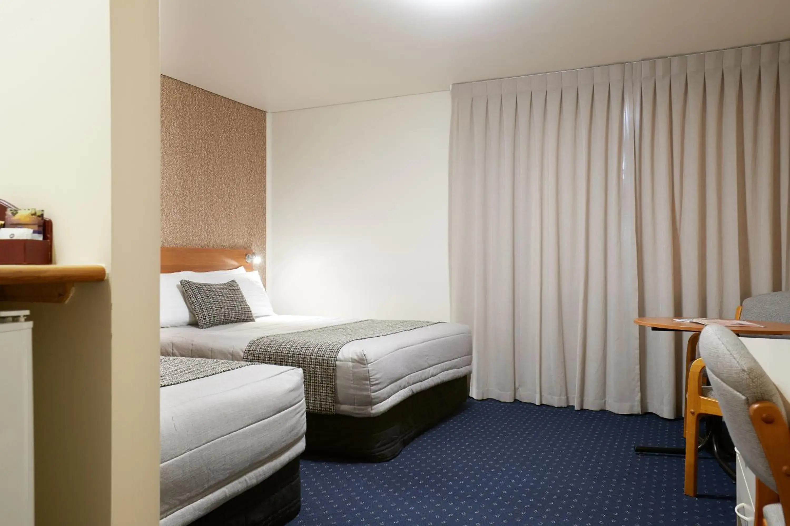 Bed in Ventura Inn & Suites Hamilton Bed in Ventura Inn & Suites Hamilton