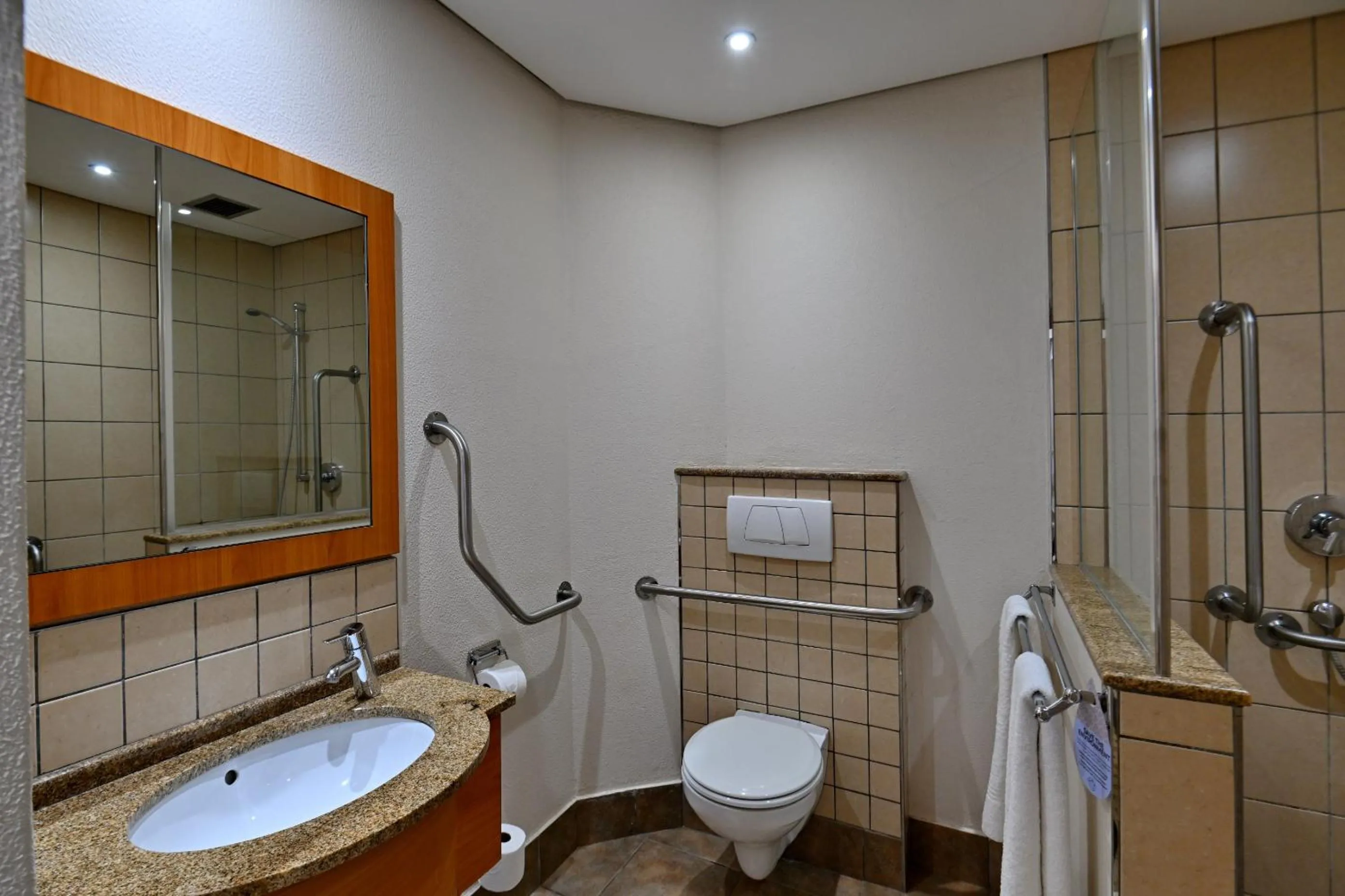Bathroom in Road Lodge Sandton
