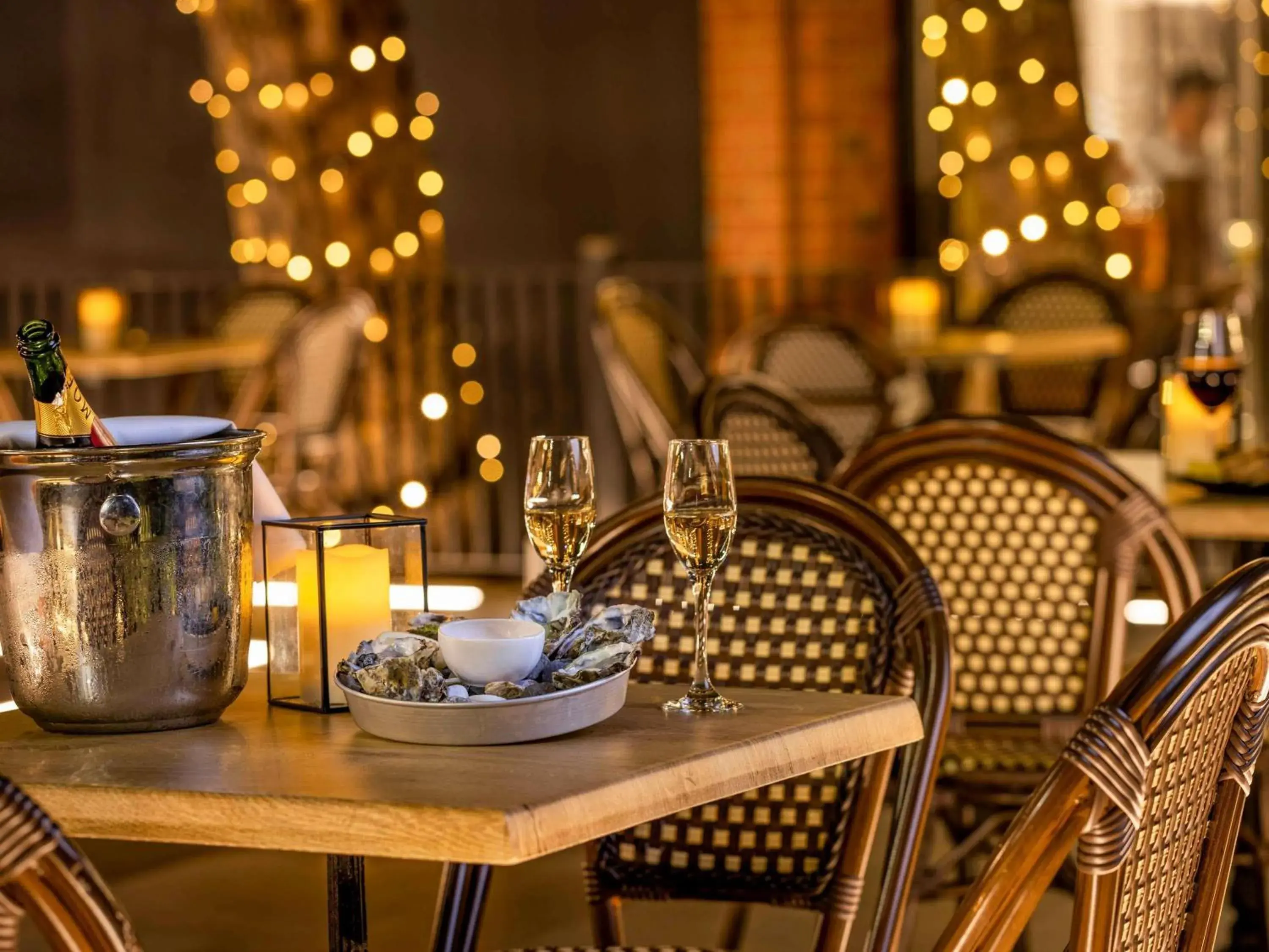 Lounge or bar in Pullman Auckland Hotel & Apartments Lounge or bar in Pullman Auckland Hotel & Apartments