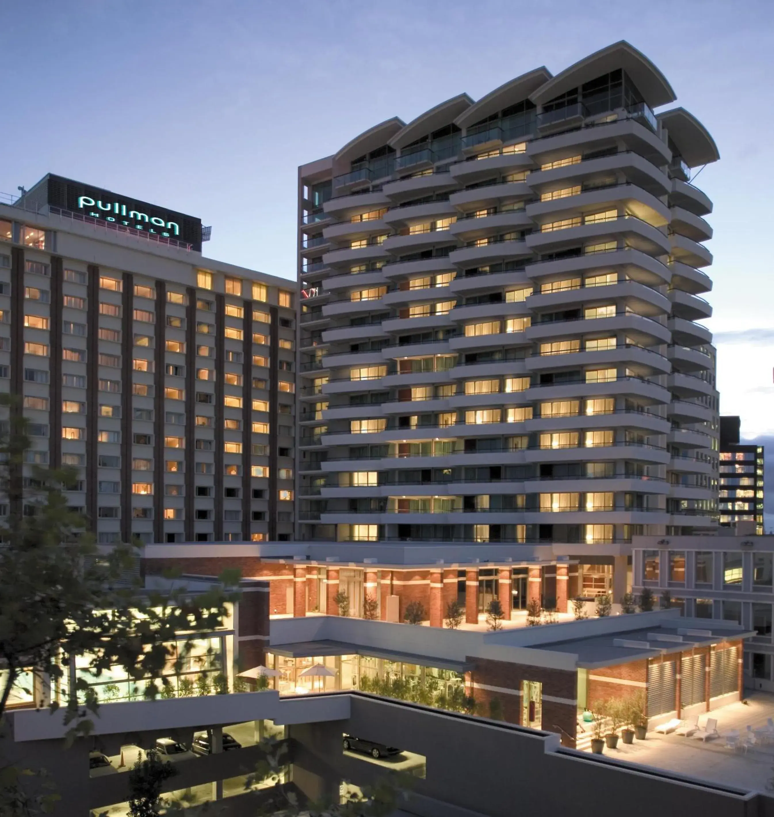Property building in Pullman Auckland Hotel & Apartments Property building in Pullman Auckland Hotel & Apartments