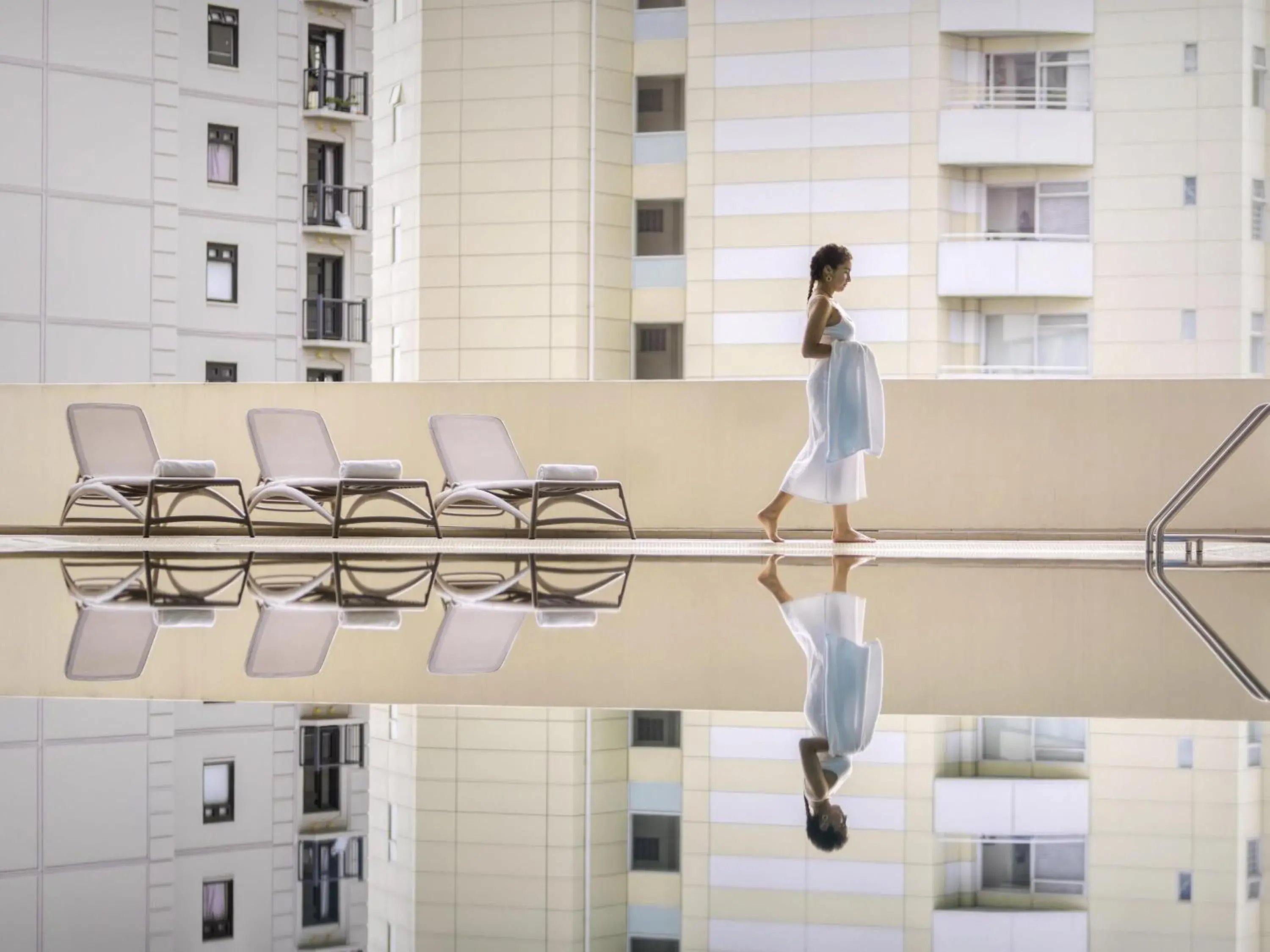 Pool view in Pullman Auckland Hotel & Apartments Pool view in Pullman Auckland Hotel & Apartments