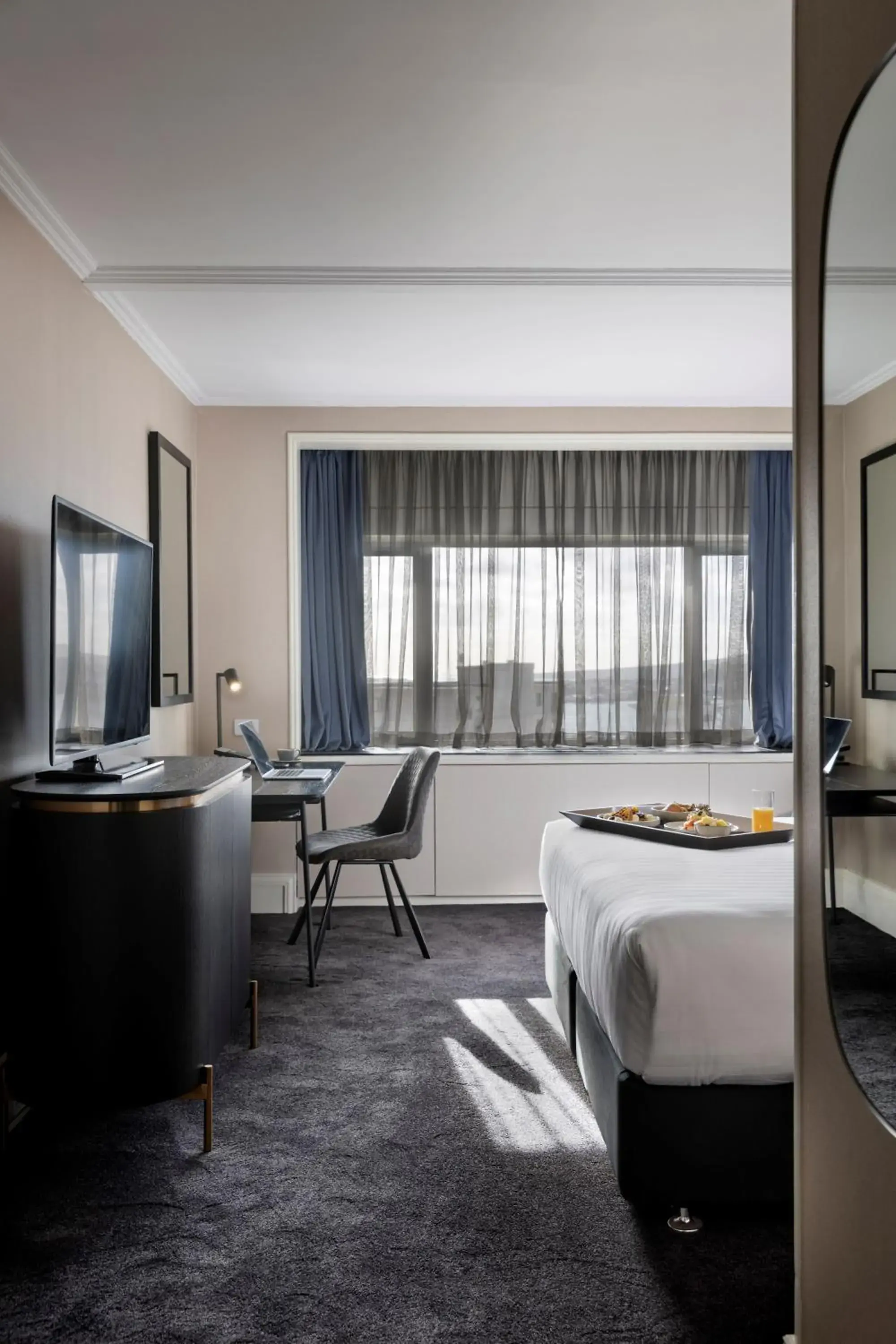 View (from property/room), Bed in Pullman Auckland Hotel & Apartments View (from property/room), Bed in Pullman Auckland Hotel & Apartments