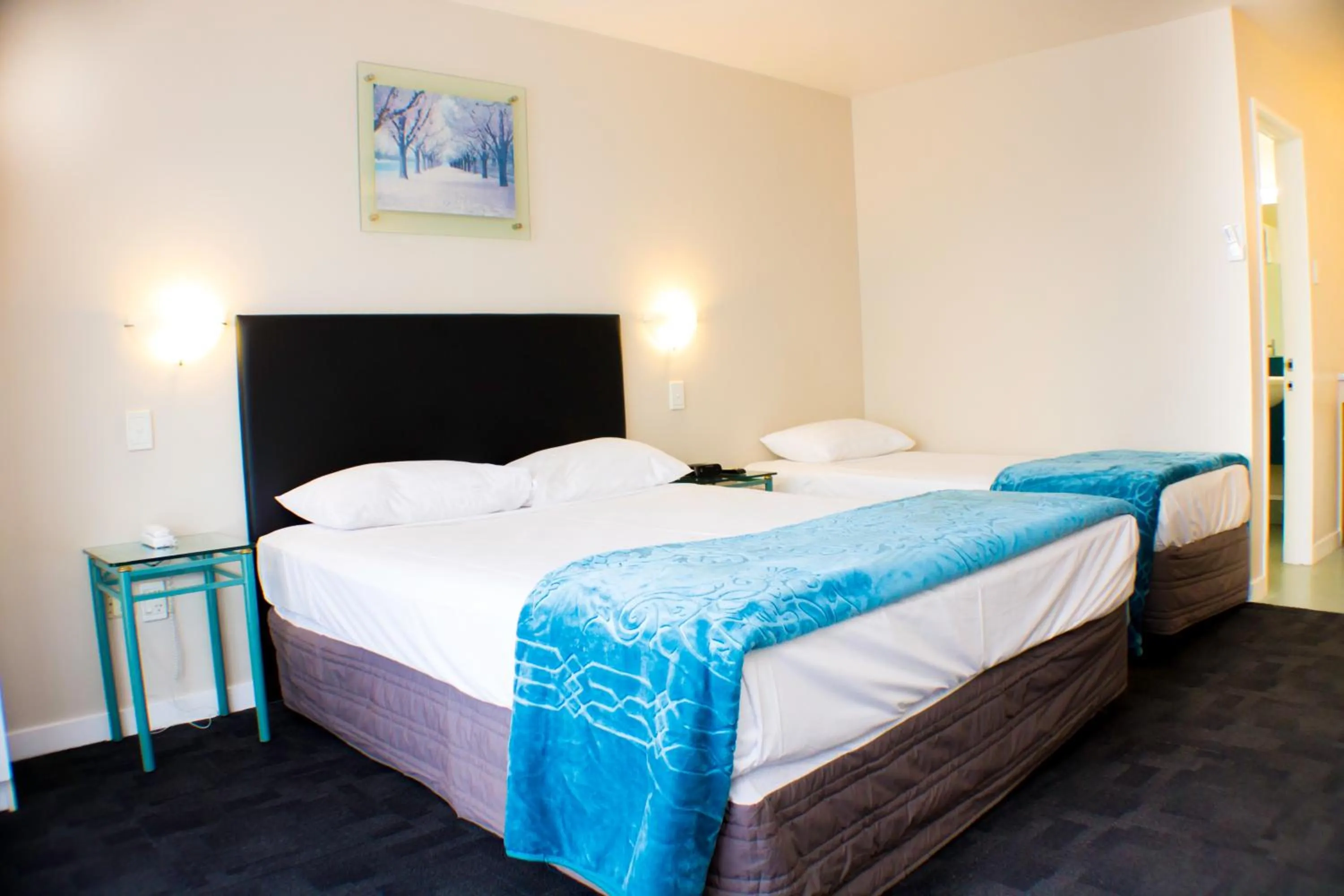 Bed in Rayland Motel