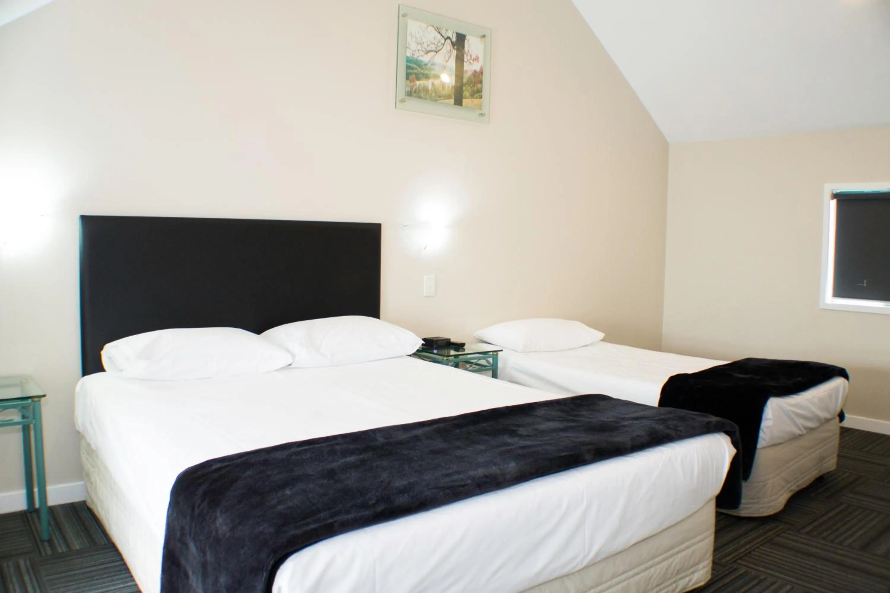 Bed in Rayland Motel