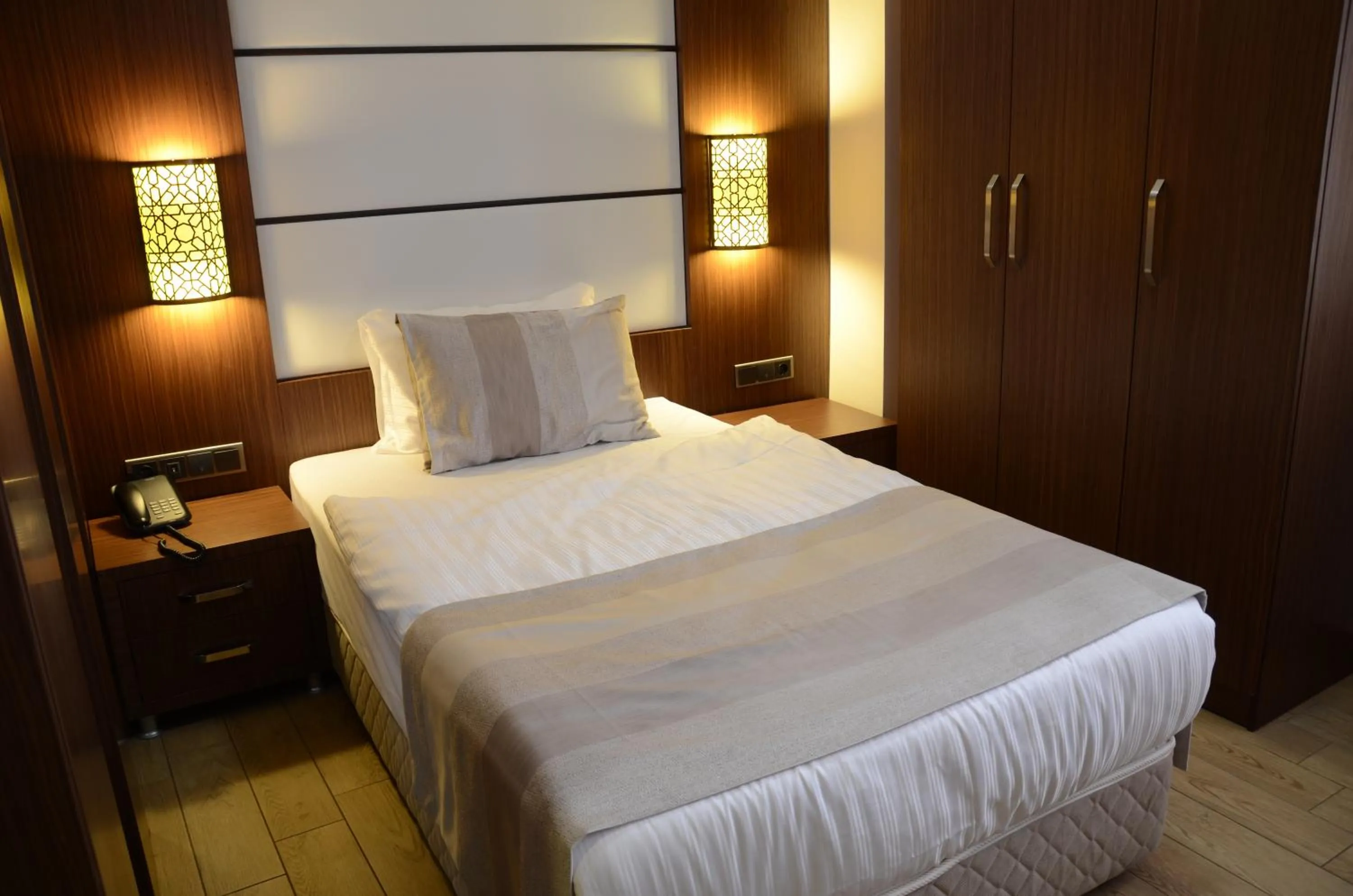 Photo of the whole room, Bed in Safa Royal Museum Hotel