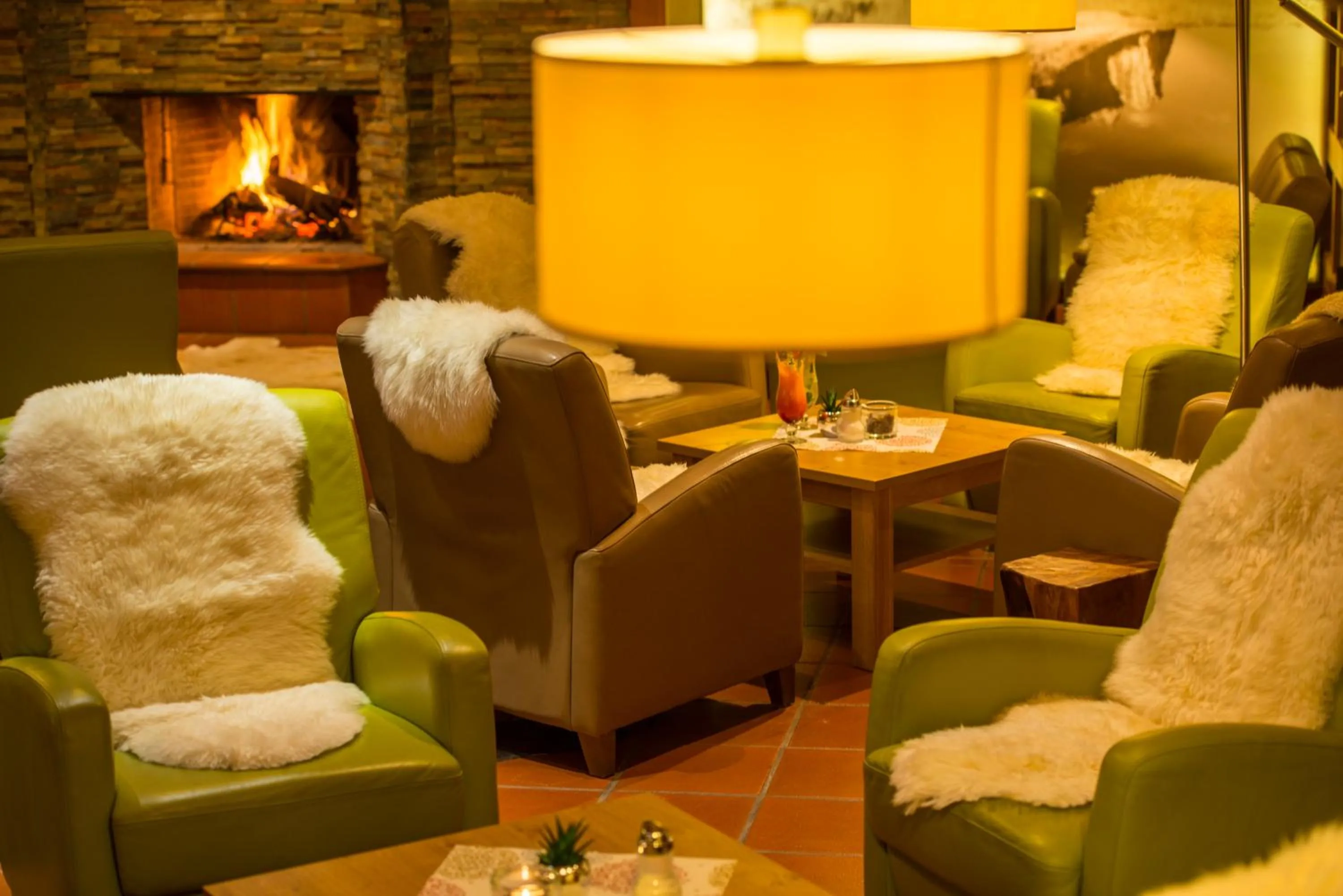 Lounge or bar in Hotel Das Gastein - ganzjährig inklusive Alpentherme Gastein & Sommersaison inklusive Gasteiner Bergbahnen
