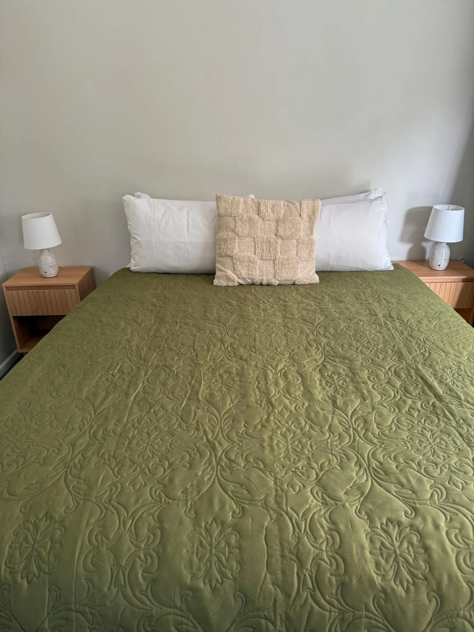 Bed in Raglan Sunset Motel and Conference Venue