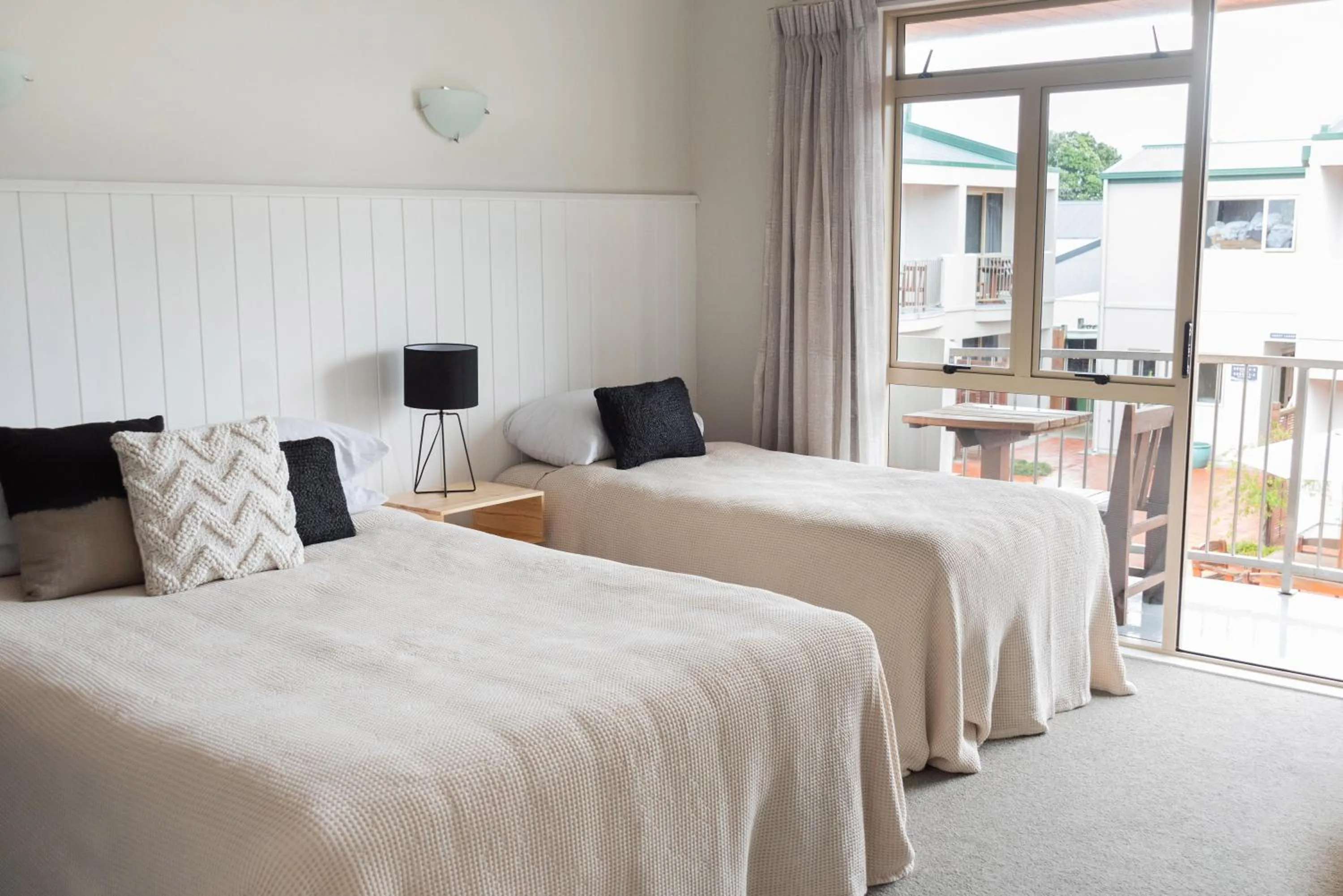 Photo of the whole room, Bed in Raglan Sunset Motel and Conference Venue