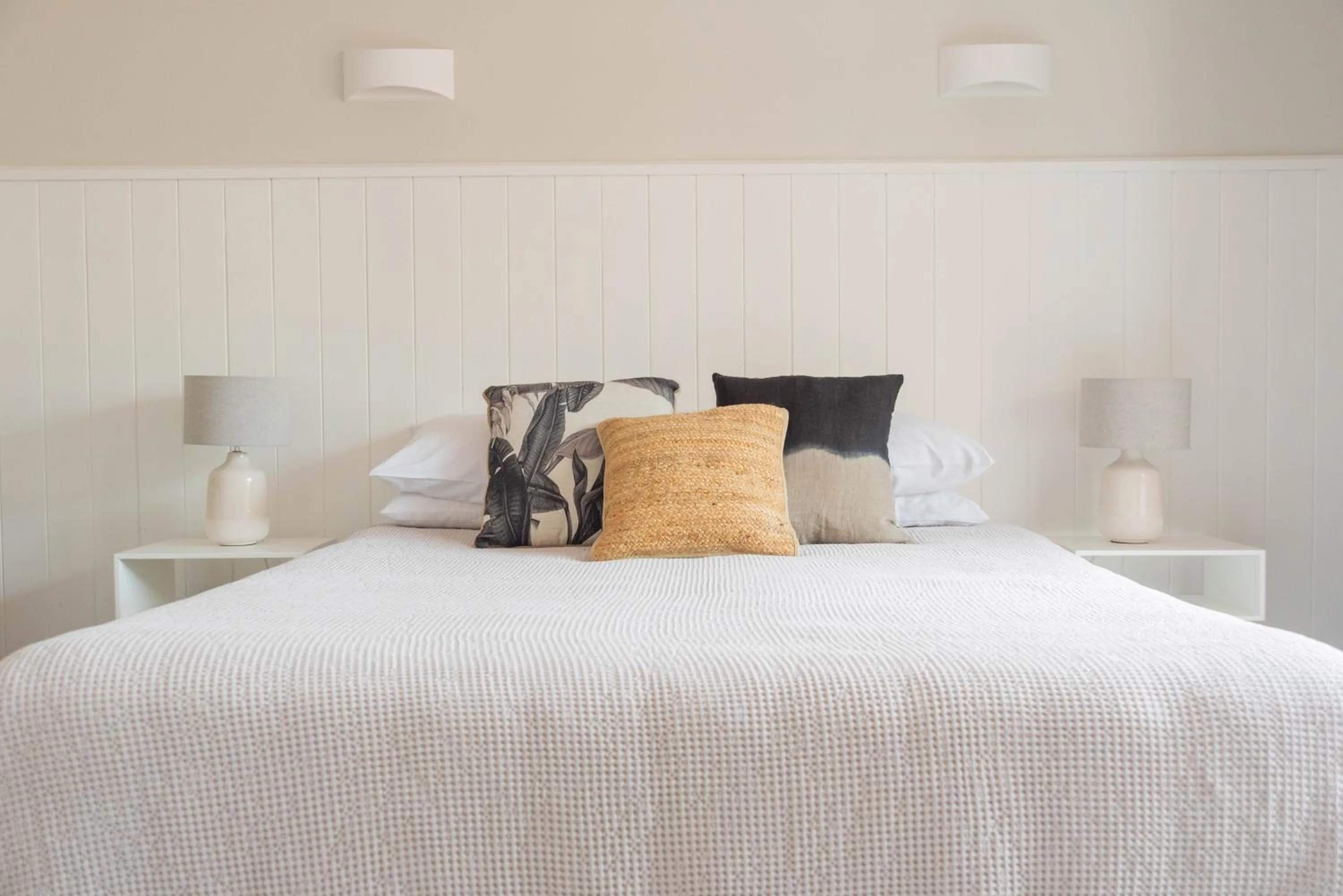 Bed in Raglan Sunset Motel and Conference Venue