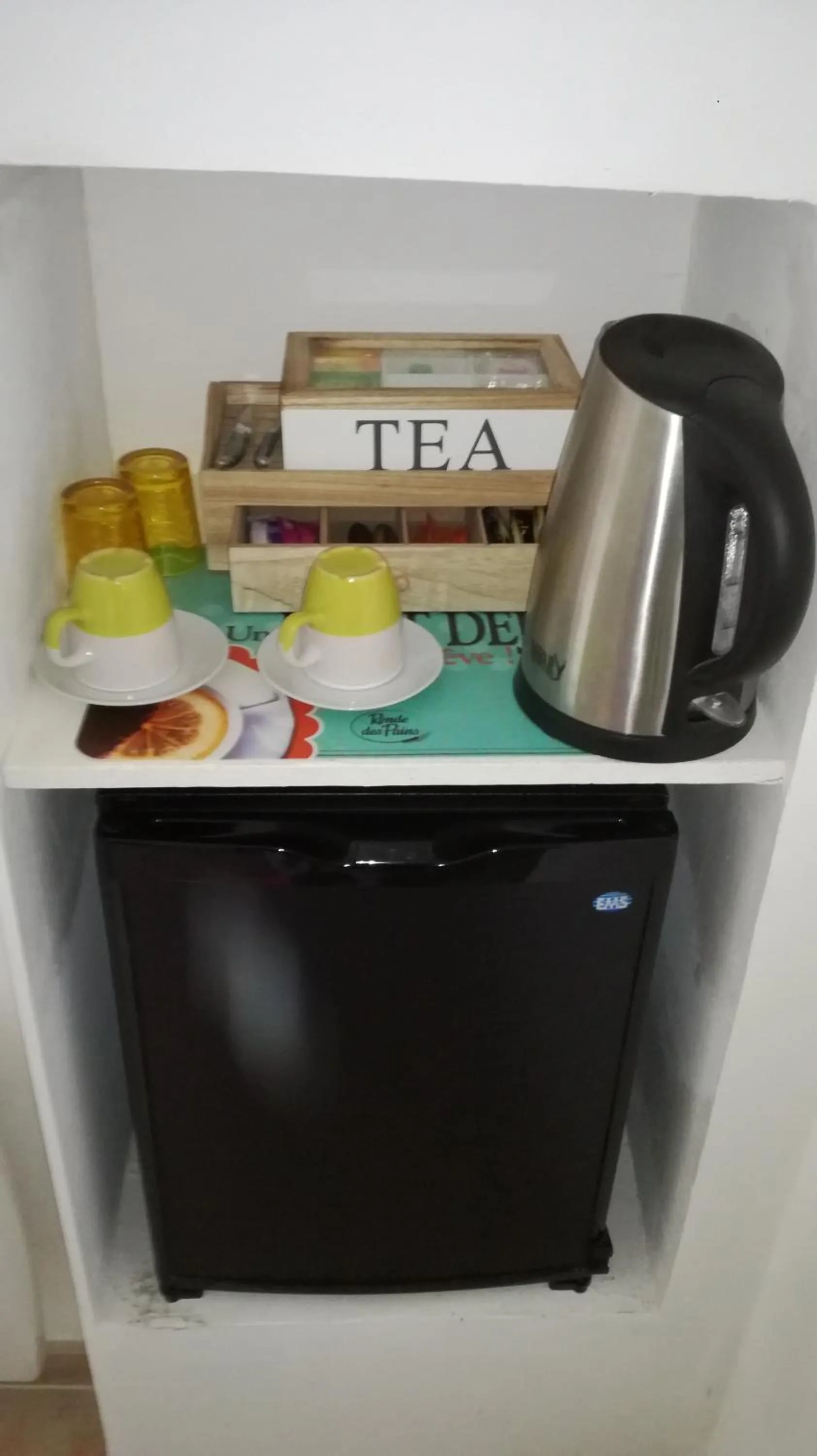 Coffee/tea facilities in Berne &Michel