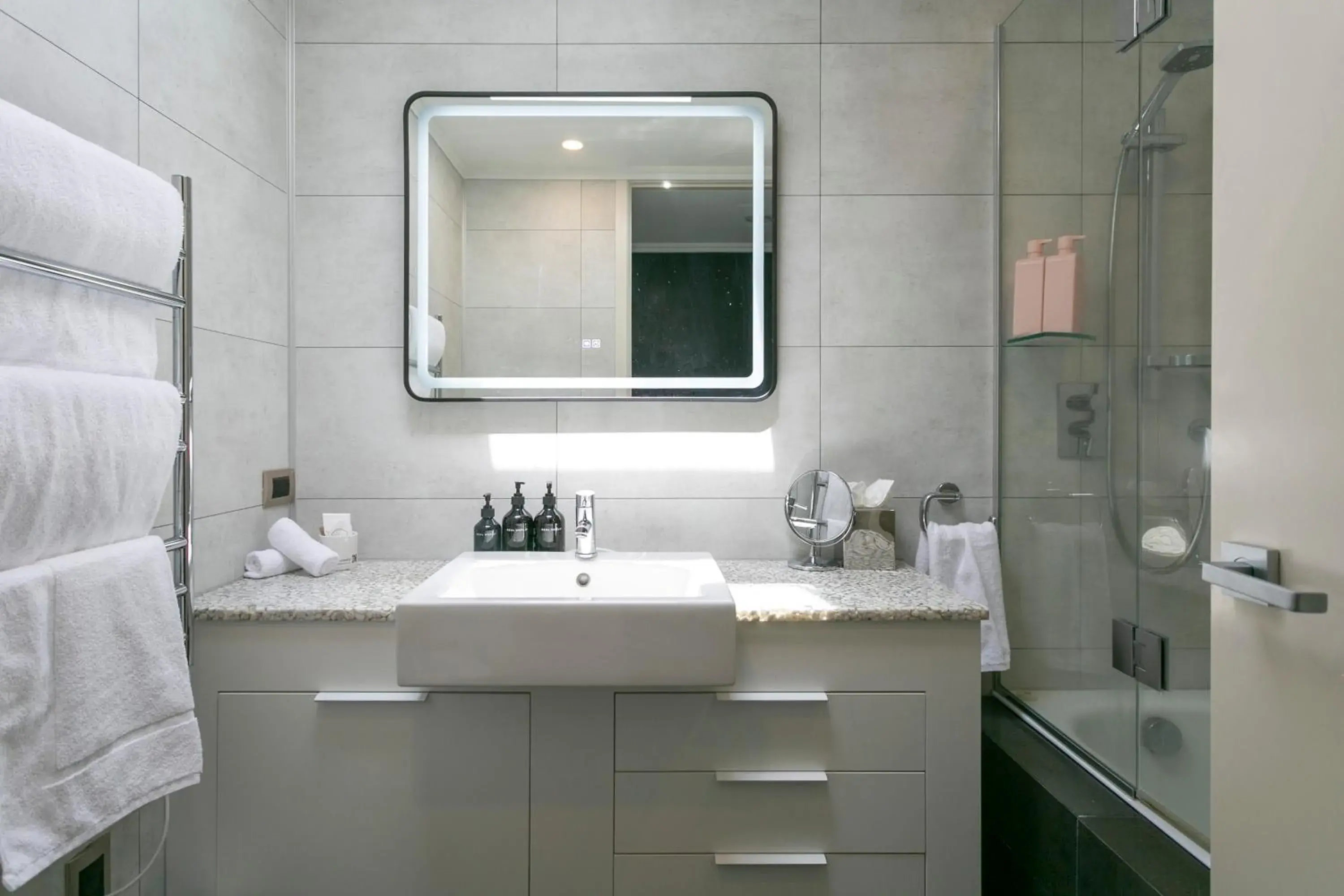 Bathroom in Sacred Waters Taupo Bathroom in Sacred Waters Taupo