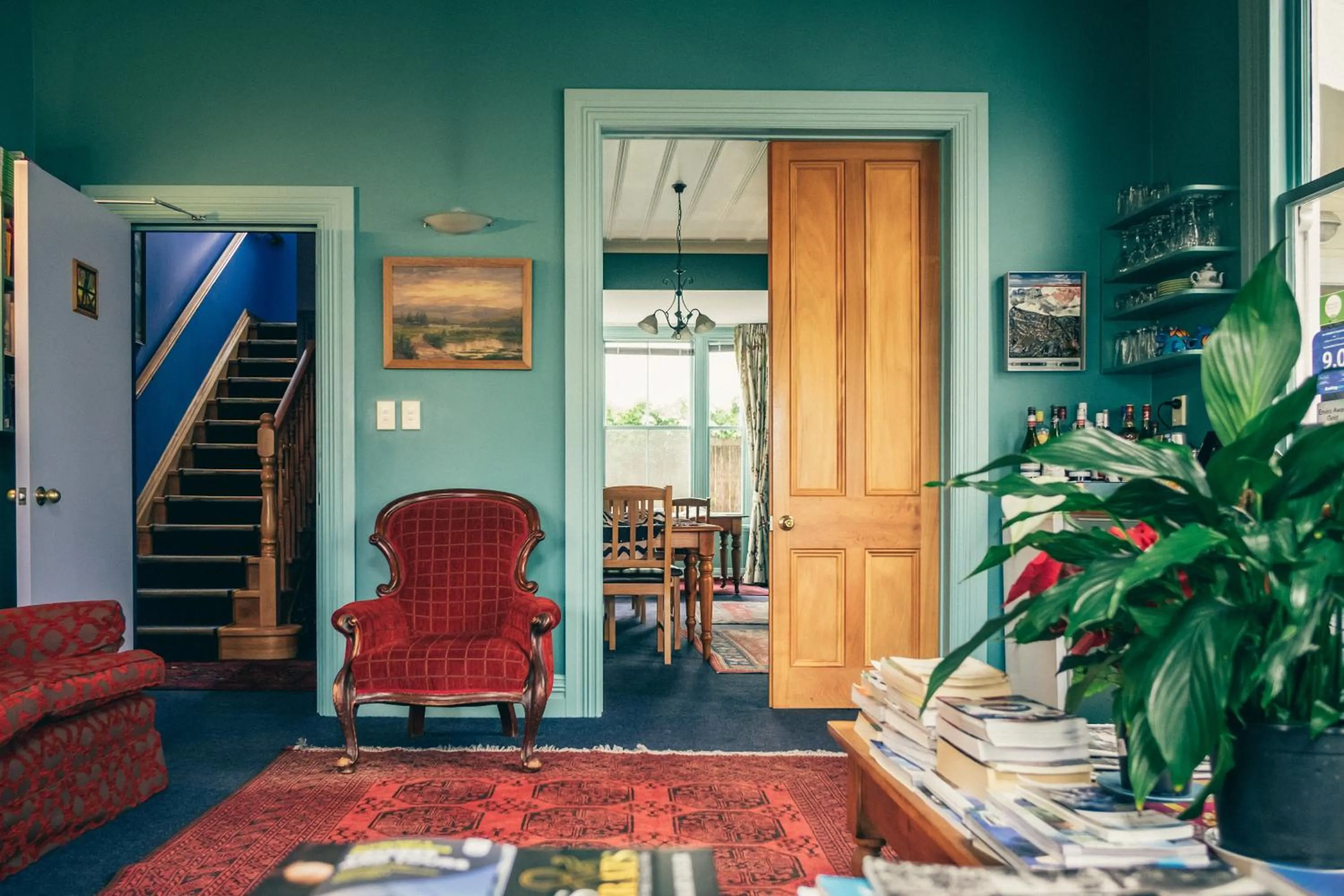 Communal lounge/ TV room in The Great Ponsonby Arthotel