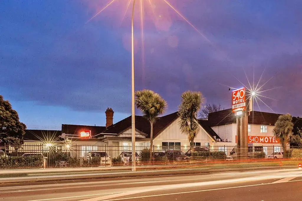 Property building in 540 on Great South Motel Property building in 540 on Great South Motel