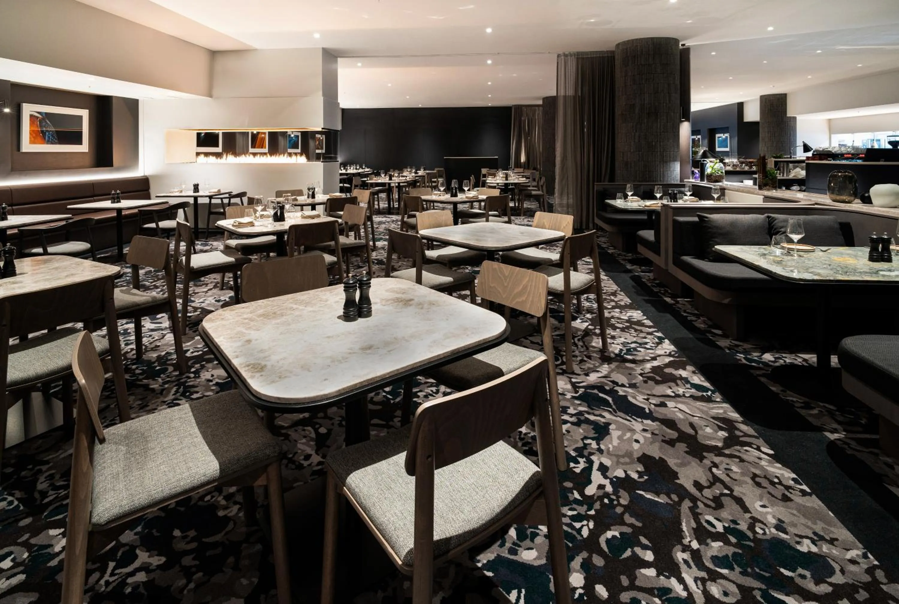 Restaurant/places to eat in Crowne Plaza Auckland by IHG