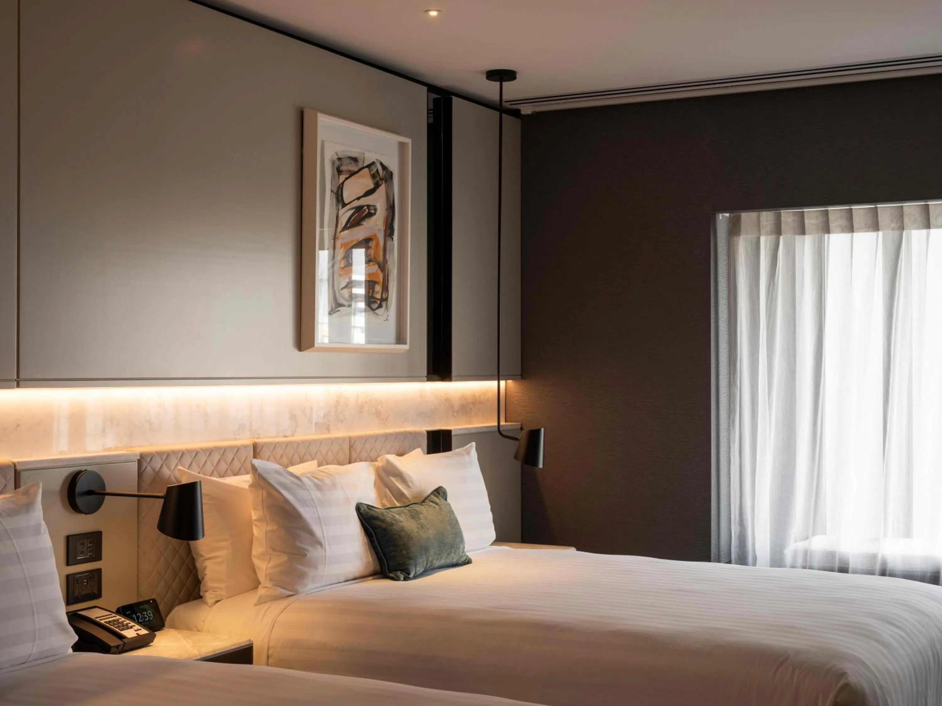 Bedroom, Bed in Crowne Plaza Auckland by IHG