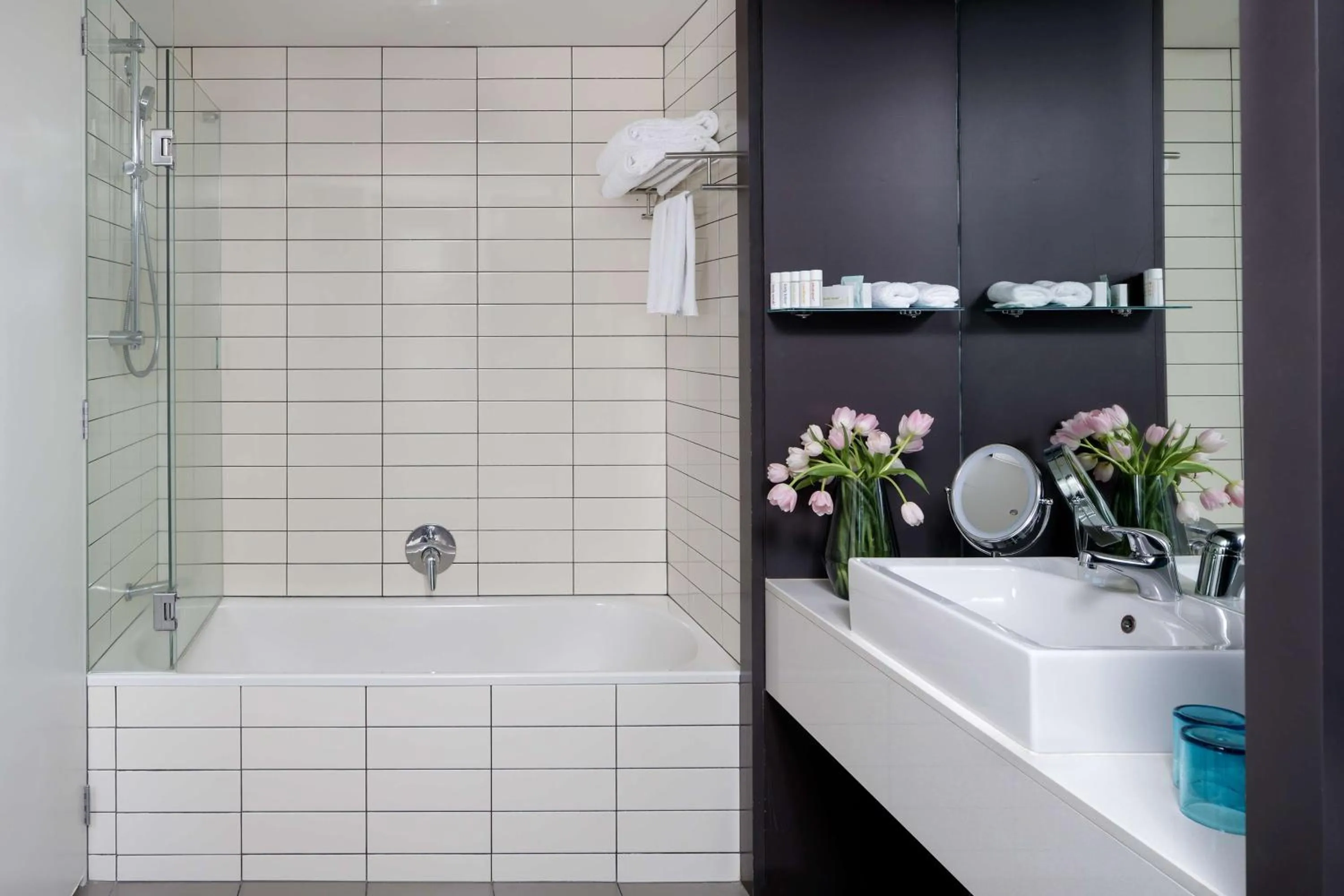 Hot Tub in Rydges Wellington