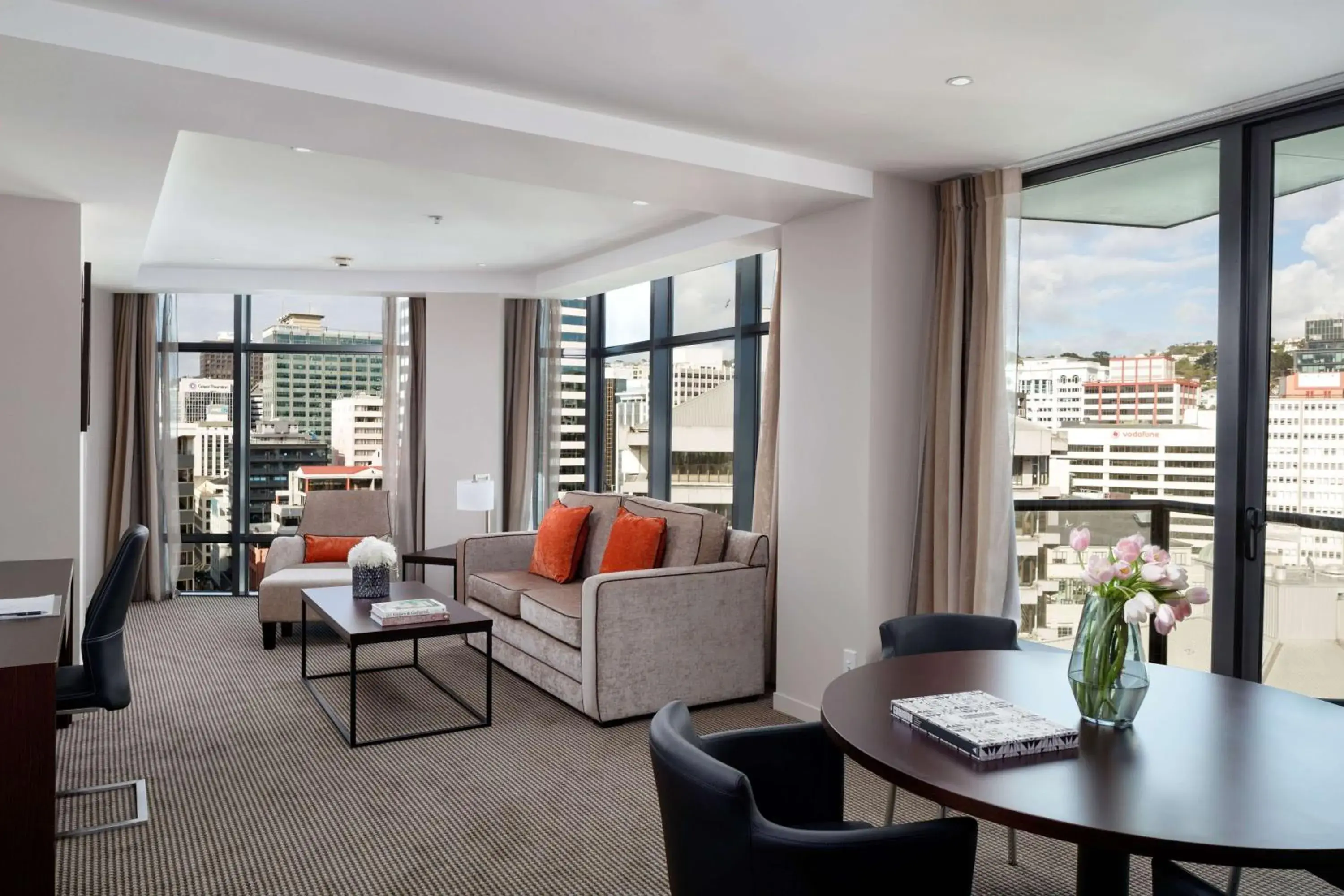 Photo of the whole room in Rydges Wellington Photo of the whole room in Rydges Wellington