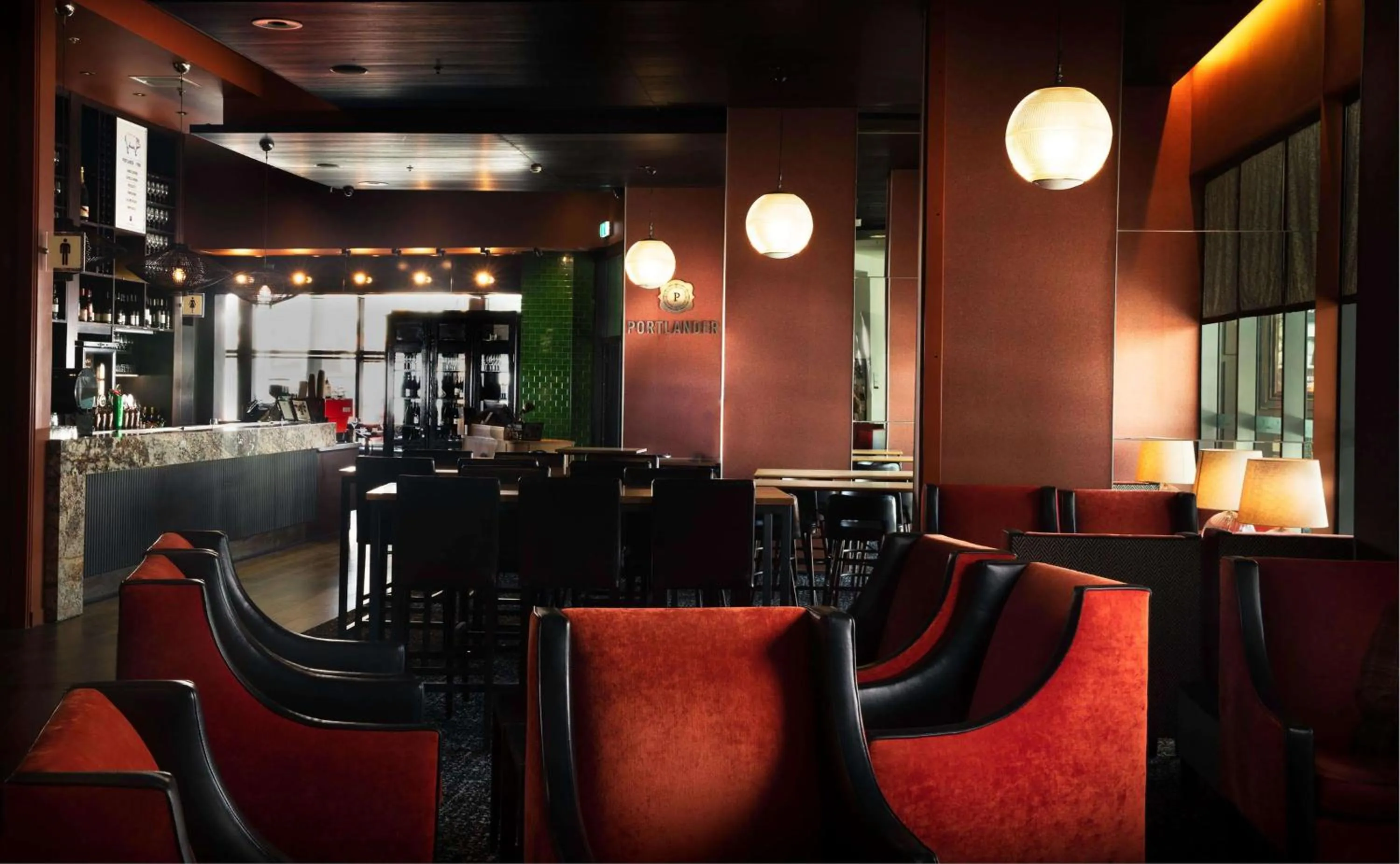 Restaurant/places to eat in Rydges Wellington