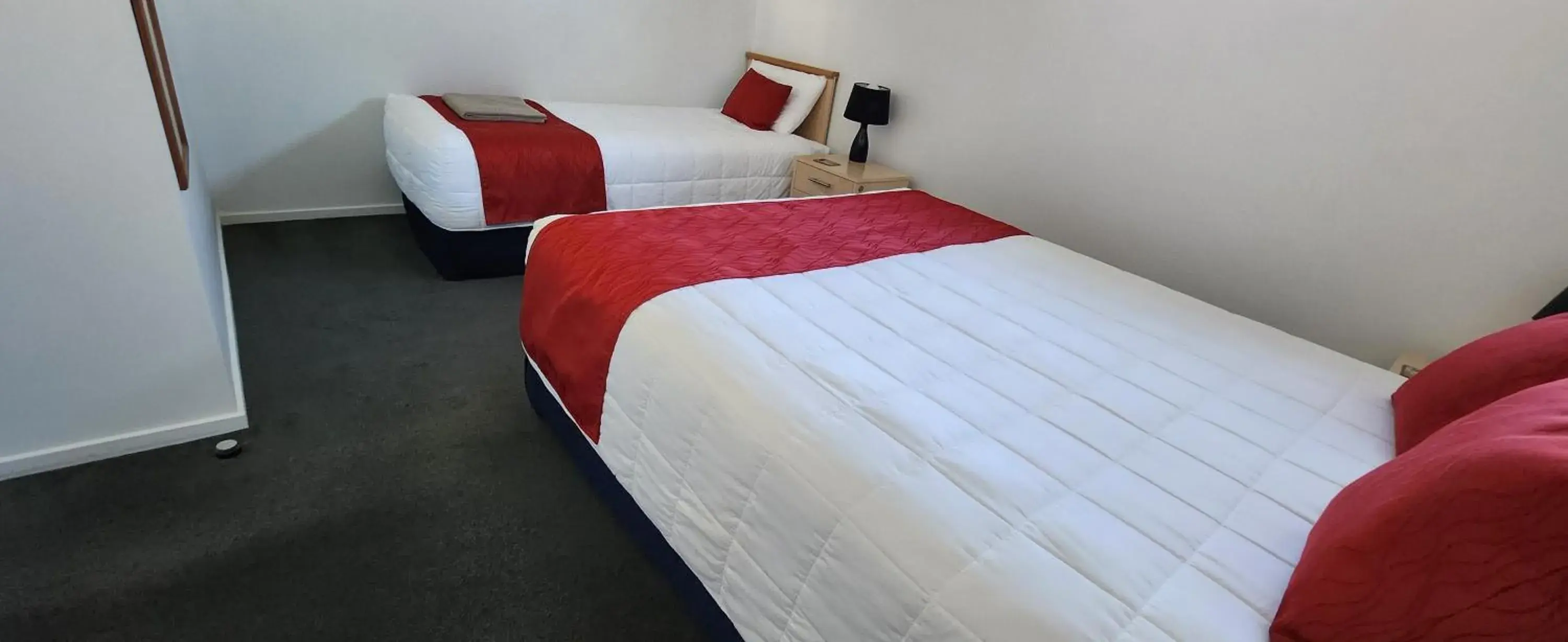 Family Room with Bathroom in ASURE Central Gold Motel Cromwell Family Room with Bathroom in ASURE Central Gold Motel Cromwell