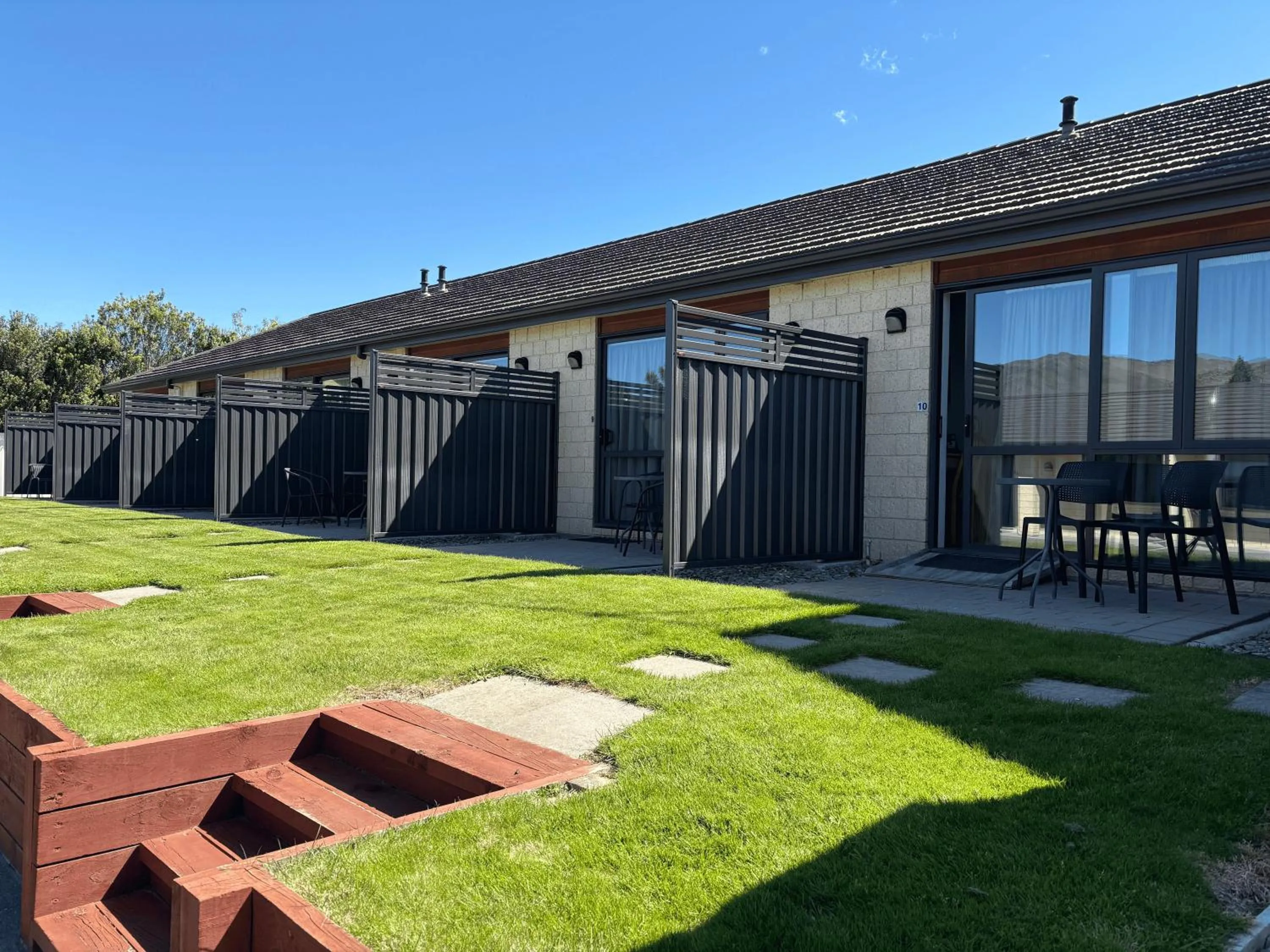 Property building in ASURE Central Gold Motel Cromwell