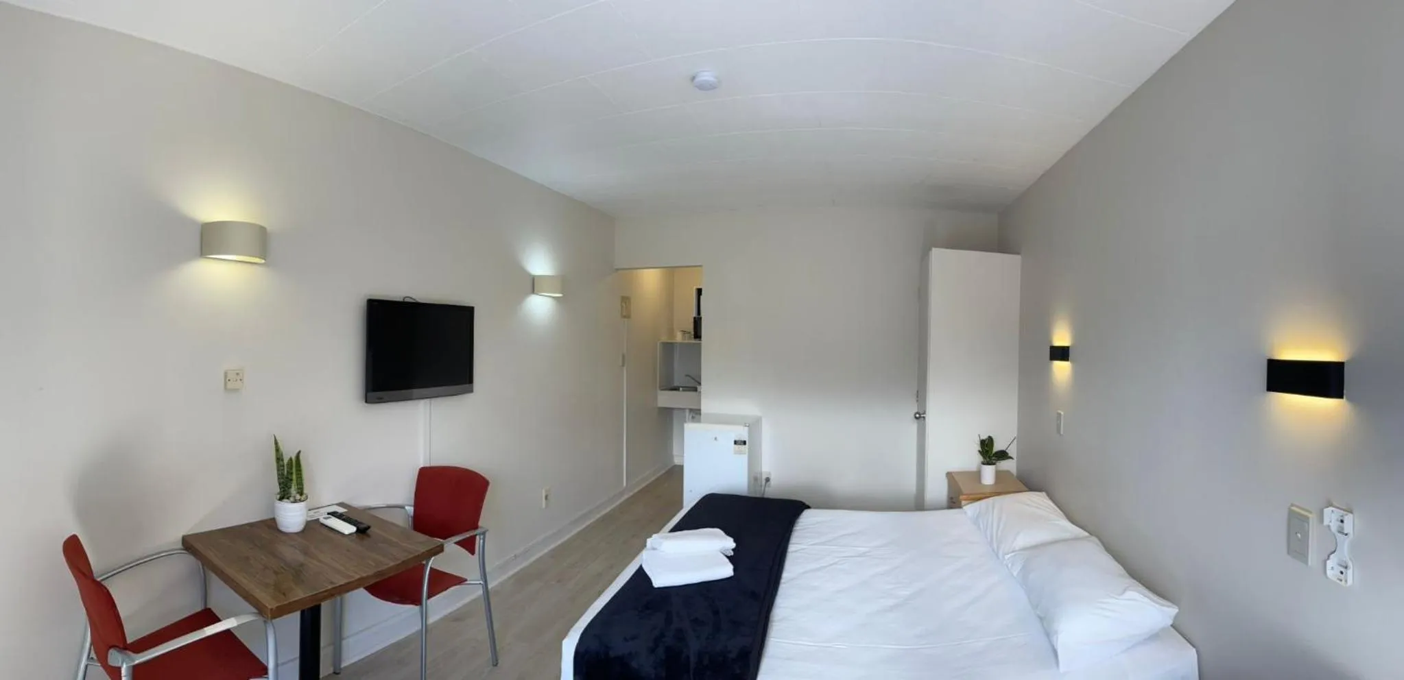 Photo of the whole room, Bed in Rayland Epsom Motel