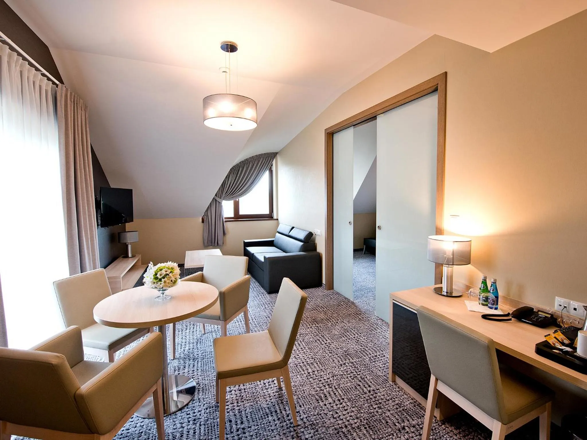 Photo of the whole room in Hotel Molo Resort