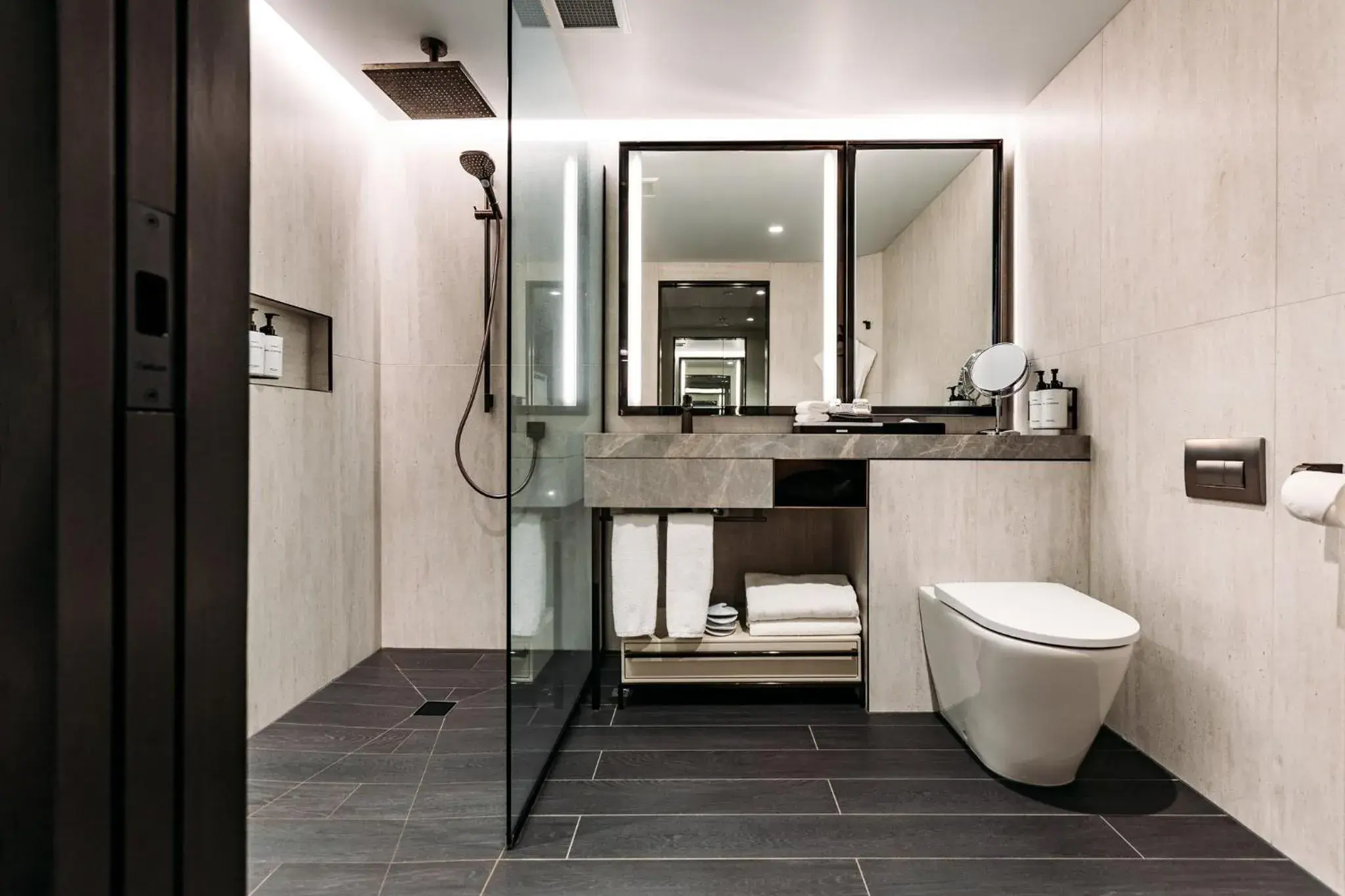 Photo of the whole room in InterContinental Wellington by IHG Photo of the whole room in InterContinental Wellington by IHG