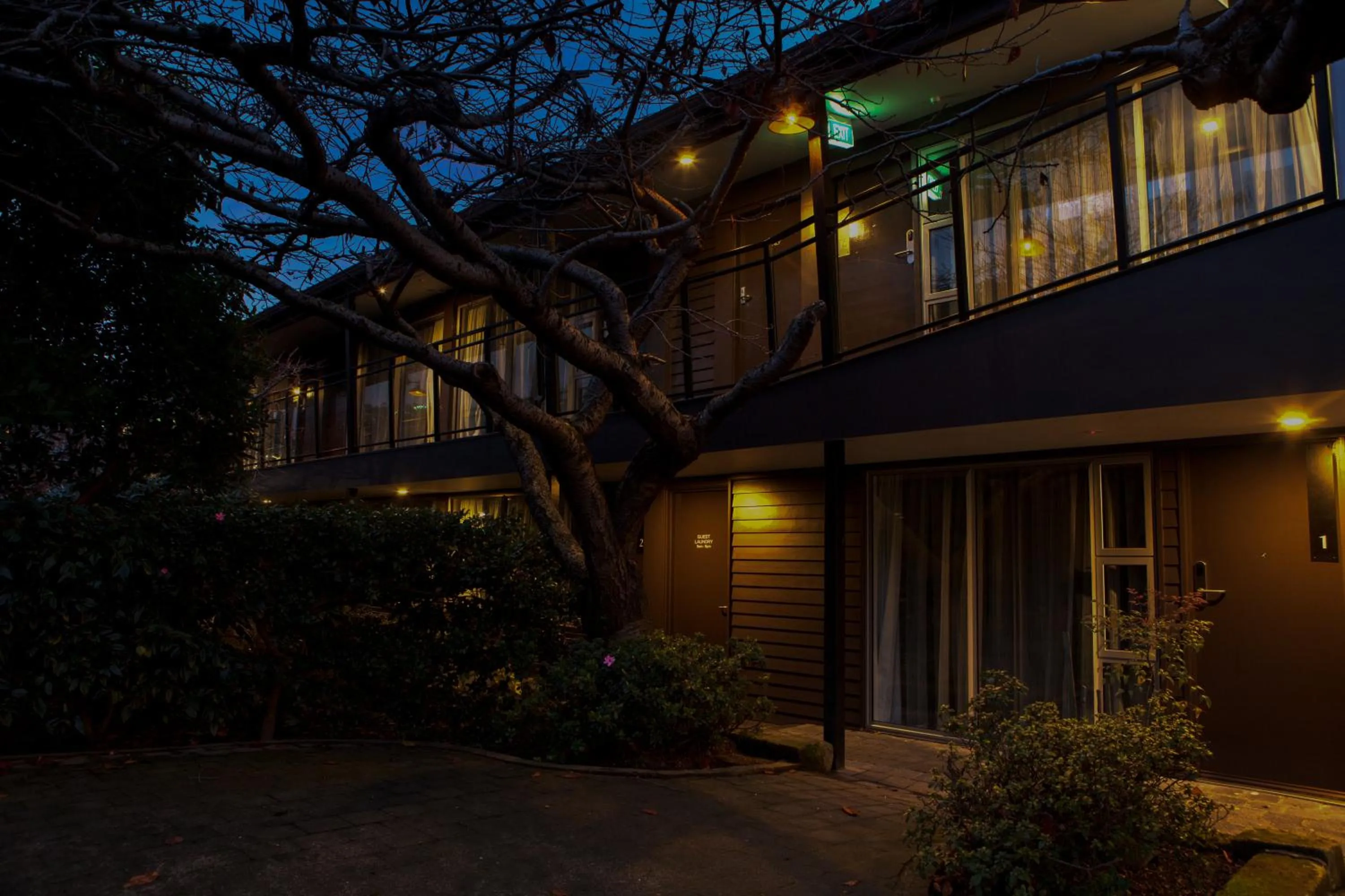 Property building in Aurora on George