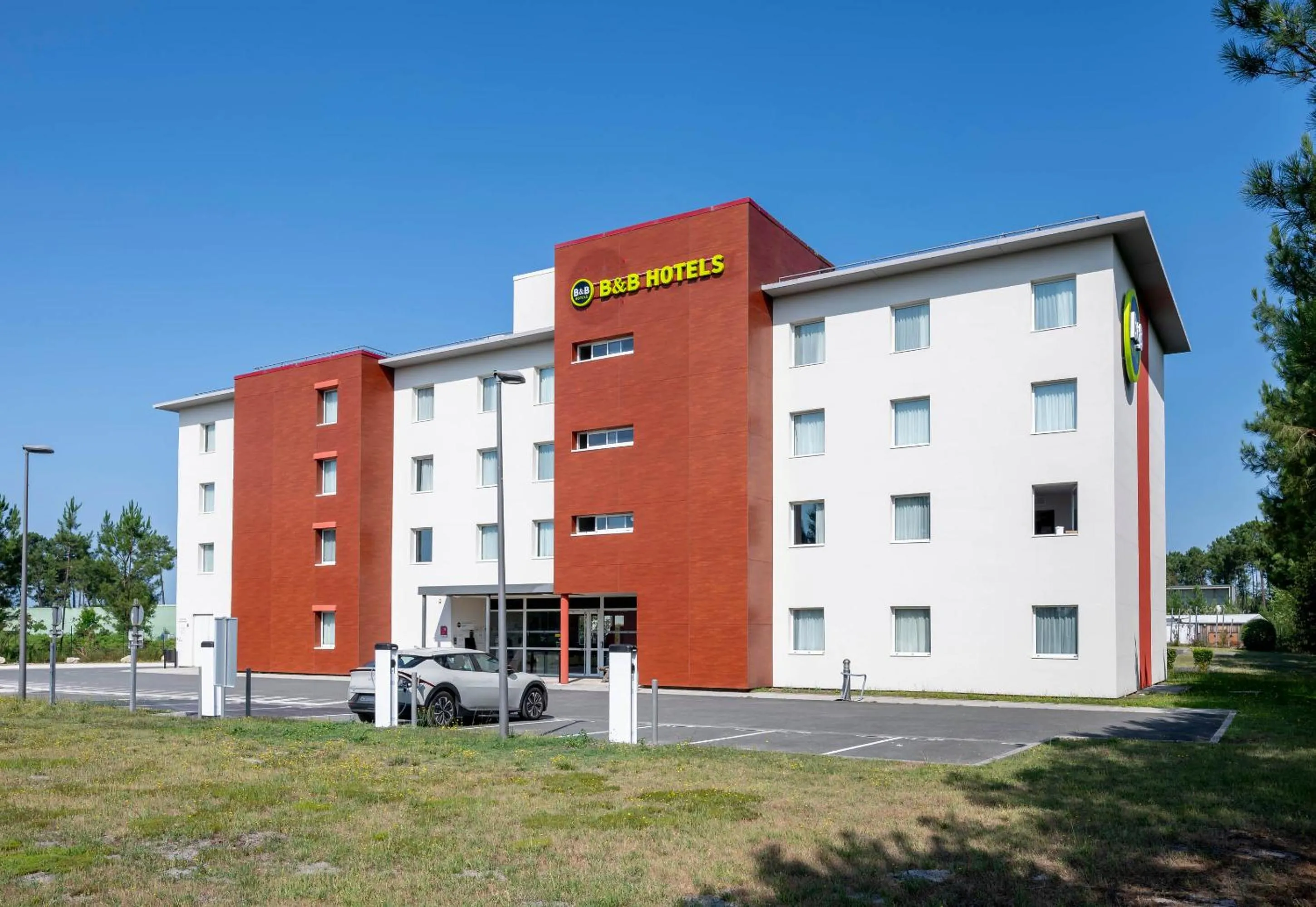 Property building in B&B HOTEL Bordeaux Sud Mios 3 étoiles