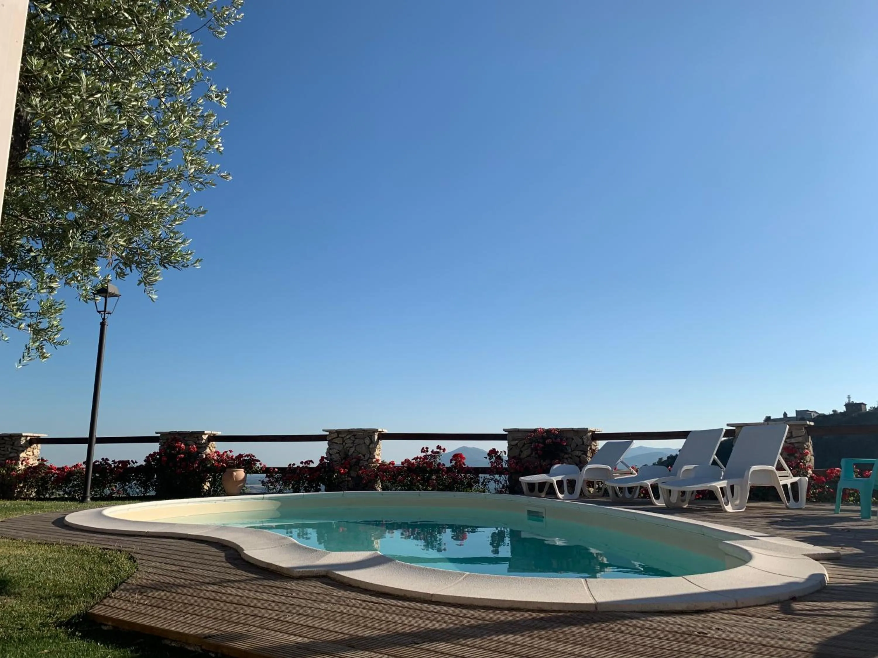 Pool view in B&B I 4 Sentieri