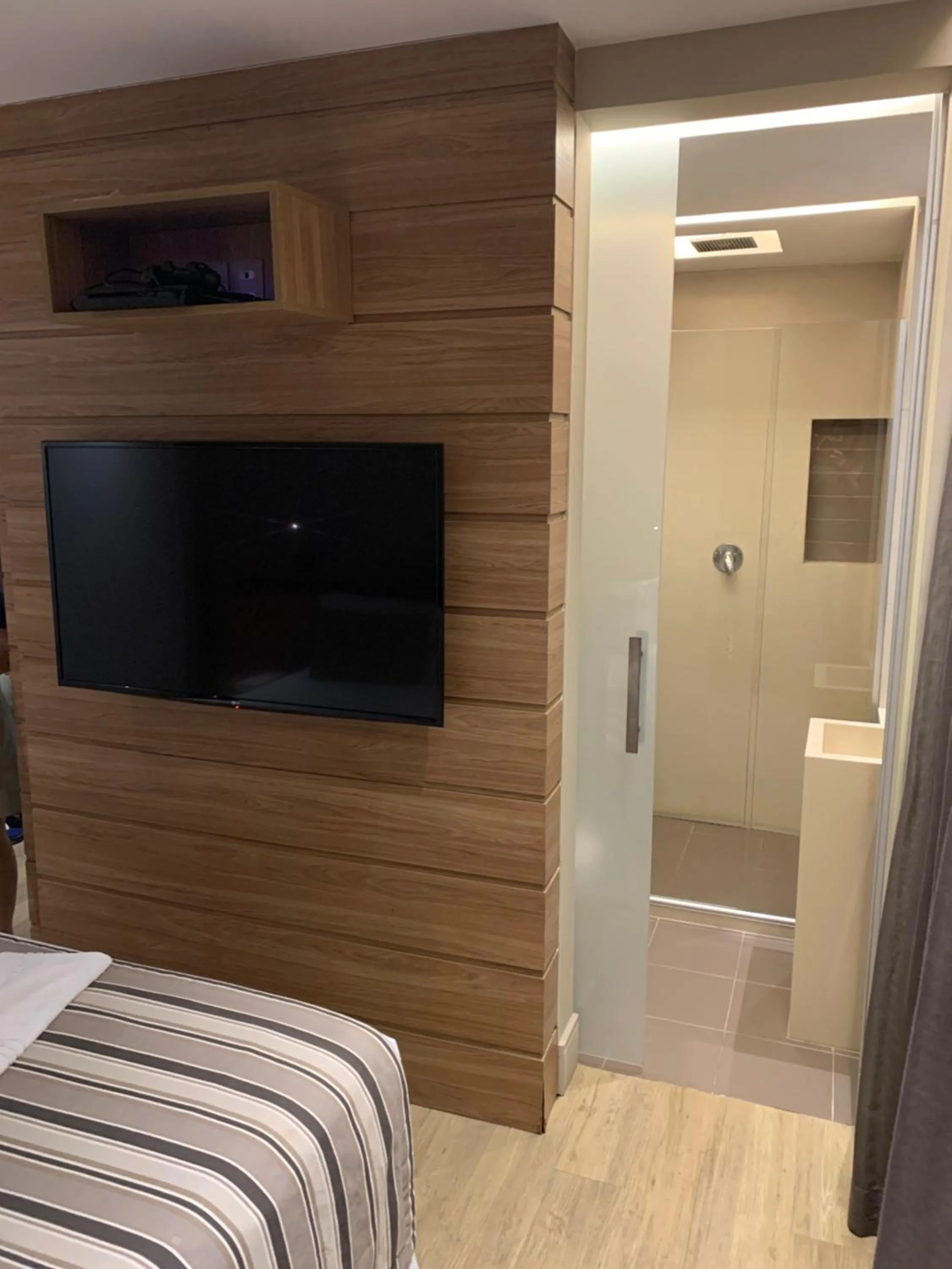 TV and multimedia, Bed in Ritz Copacabana Hotel