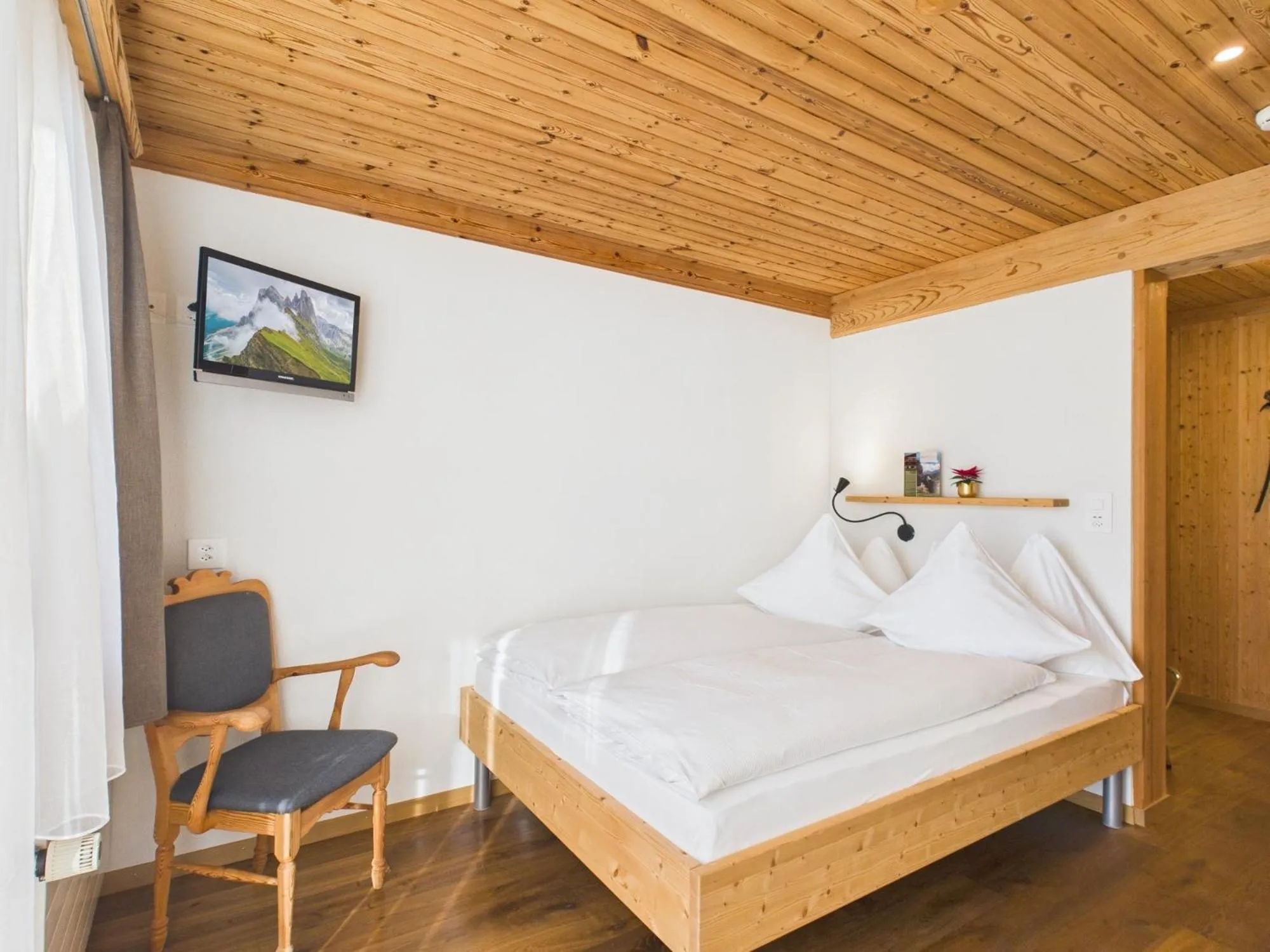 Bed in Bergblick Lodge - 3 Sterne Garni - Neueröffnung