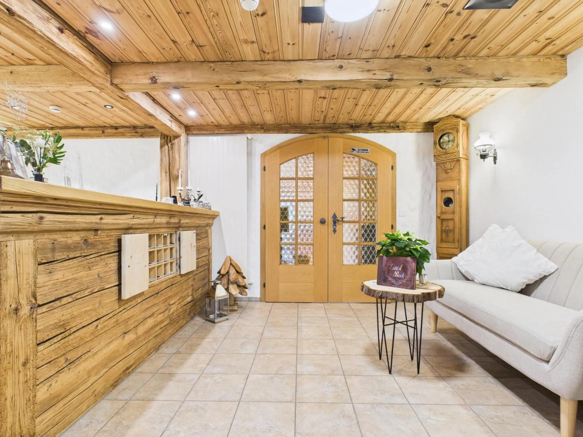 Lobby or reception in Bergblick Lodge - 3 Sterne Garni - Neueröffnung