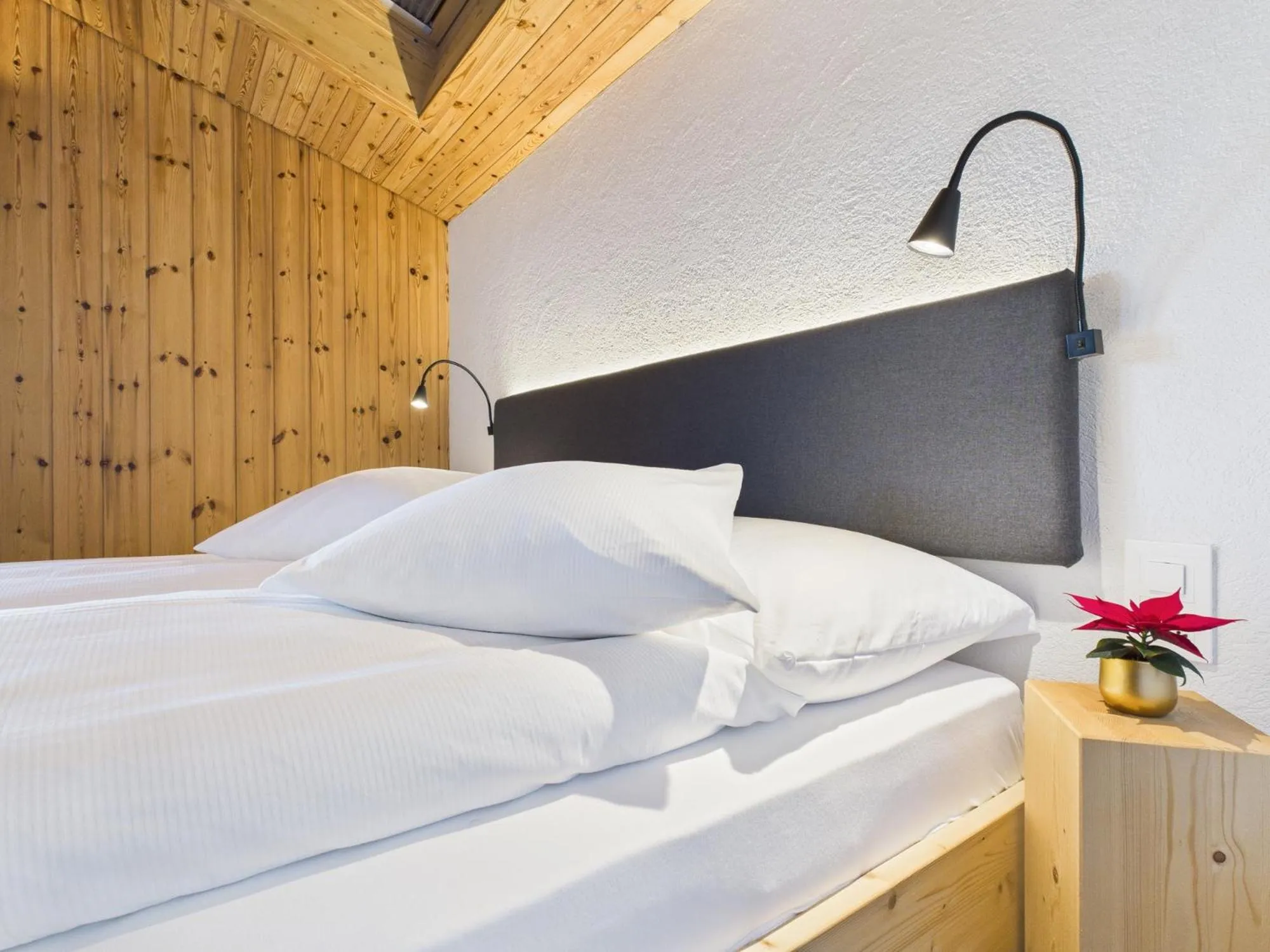 Bed in Bergblick Lodge - 3 Sterne Garni - Neueröffnung