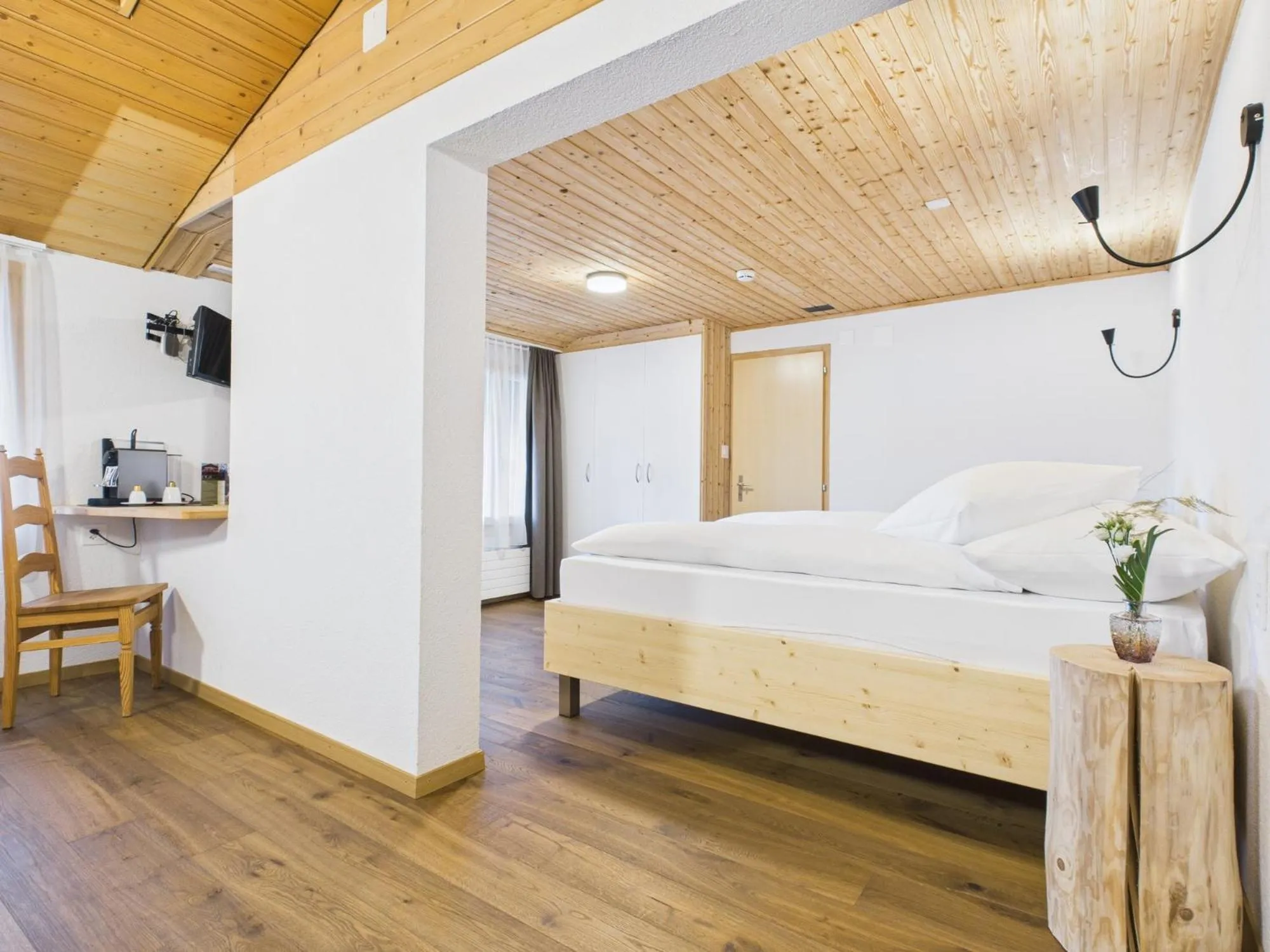 Bed in Bergblick Lodge - 3 Sterne Garni - Neueröffnung