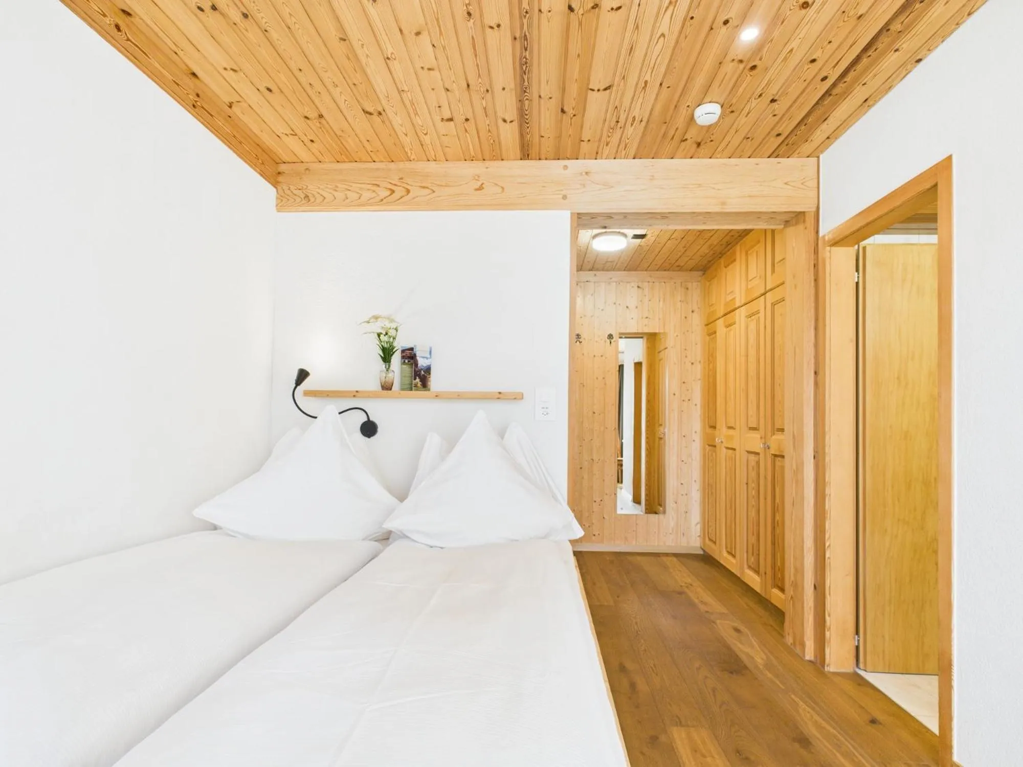 Bed in Bergblick Lodge - 3 Sterne Garni - Neueröffnung