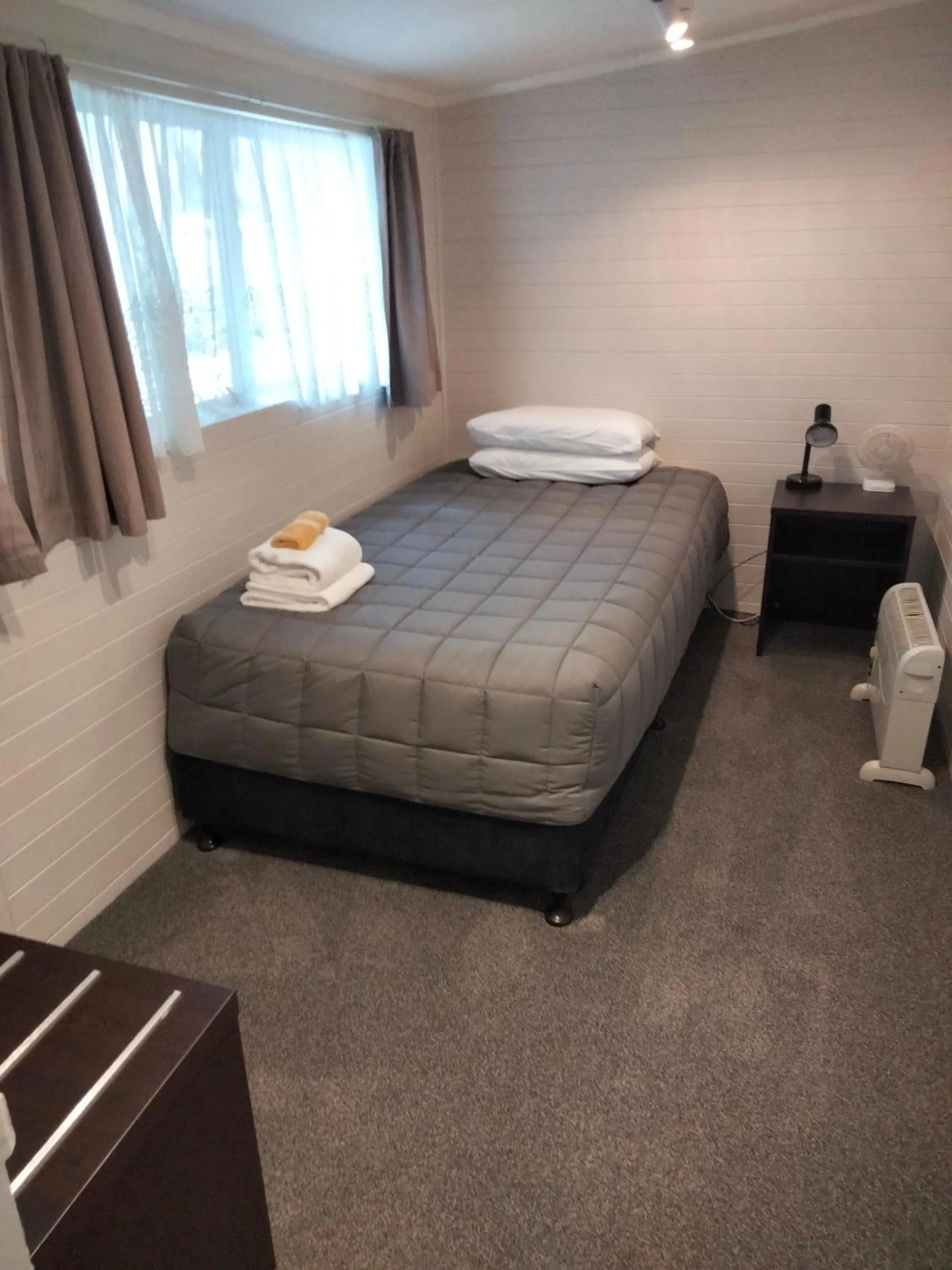 Bed in Westport Motels