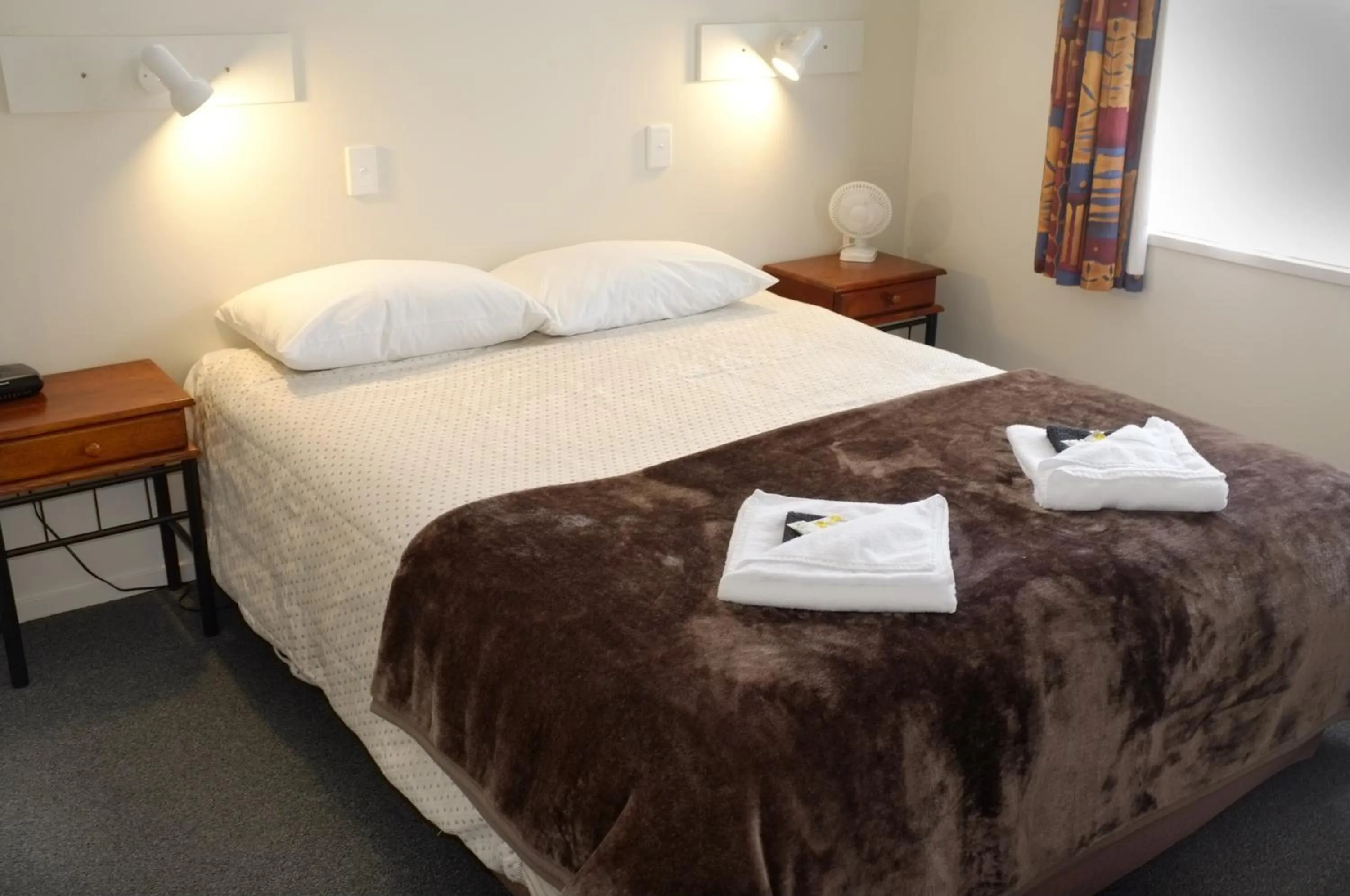 Bed in Westport Motels