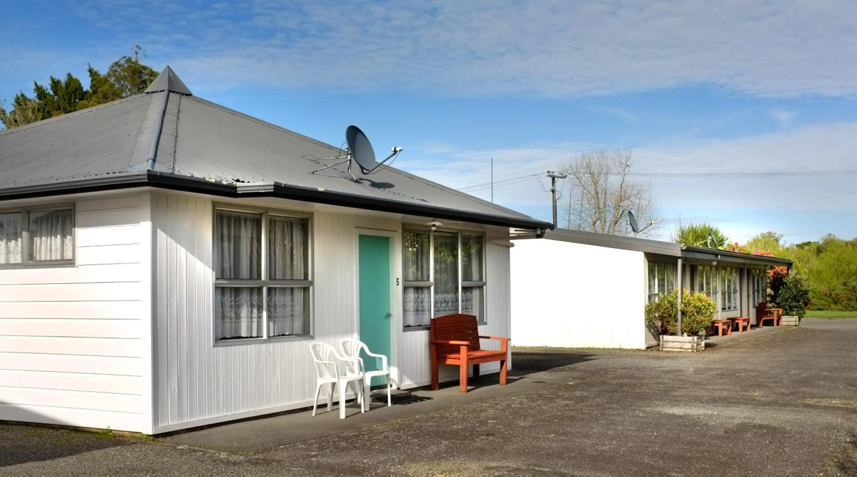 Property building in Westport Motels