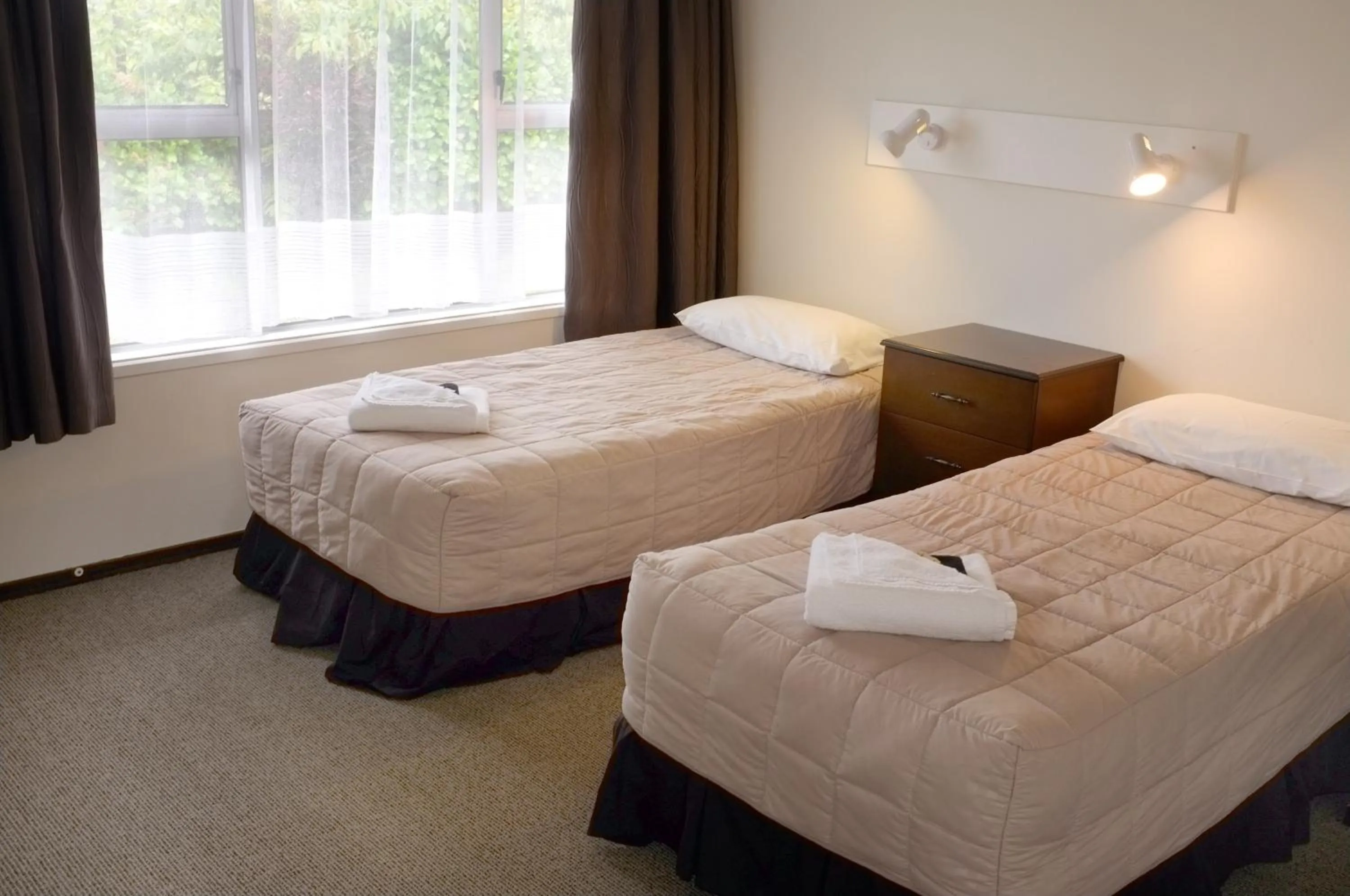 Bed in Westport Motels