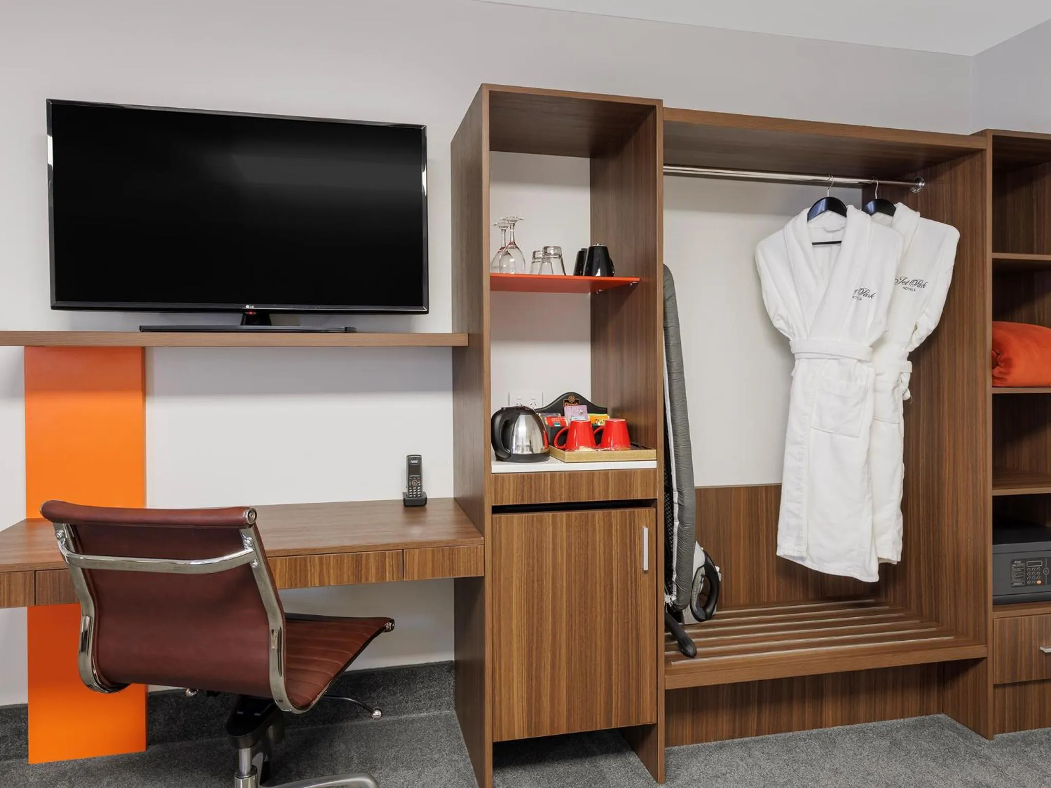 Coffee/tea facilities in JetPark Hamilton Airport New Zealand