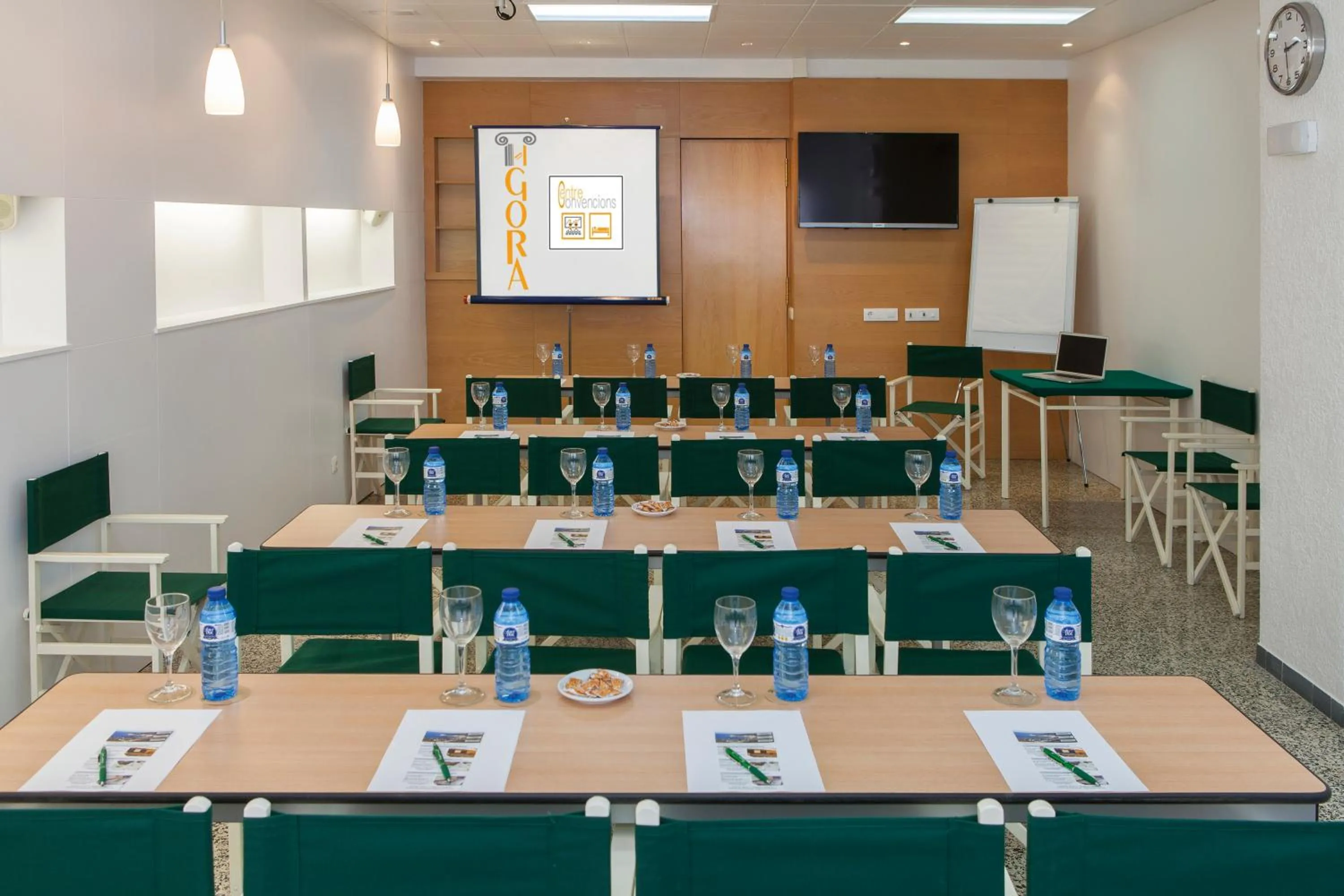 Business facilities in Hotel Agora