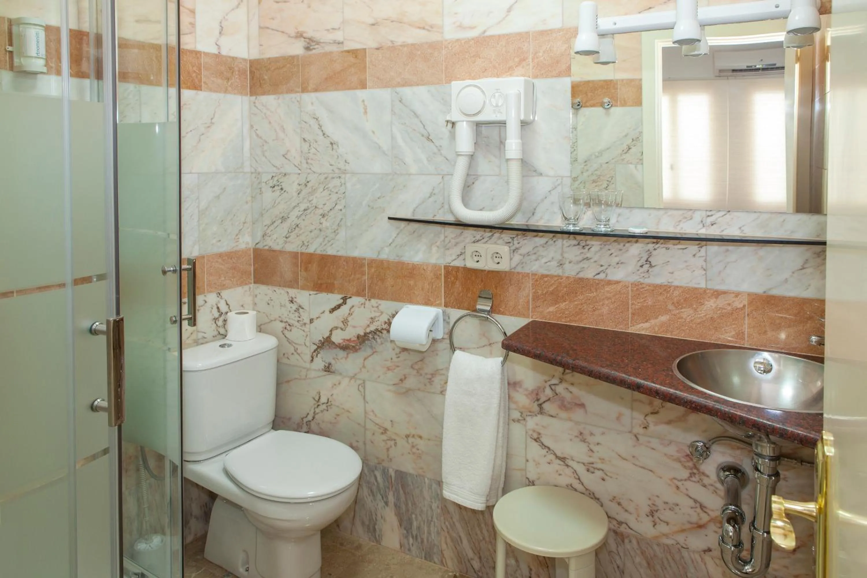 Bathroom in Hotel Agora
