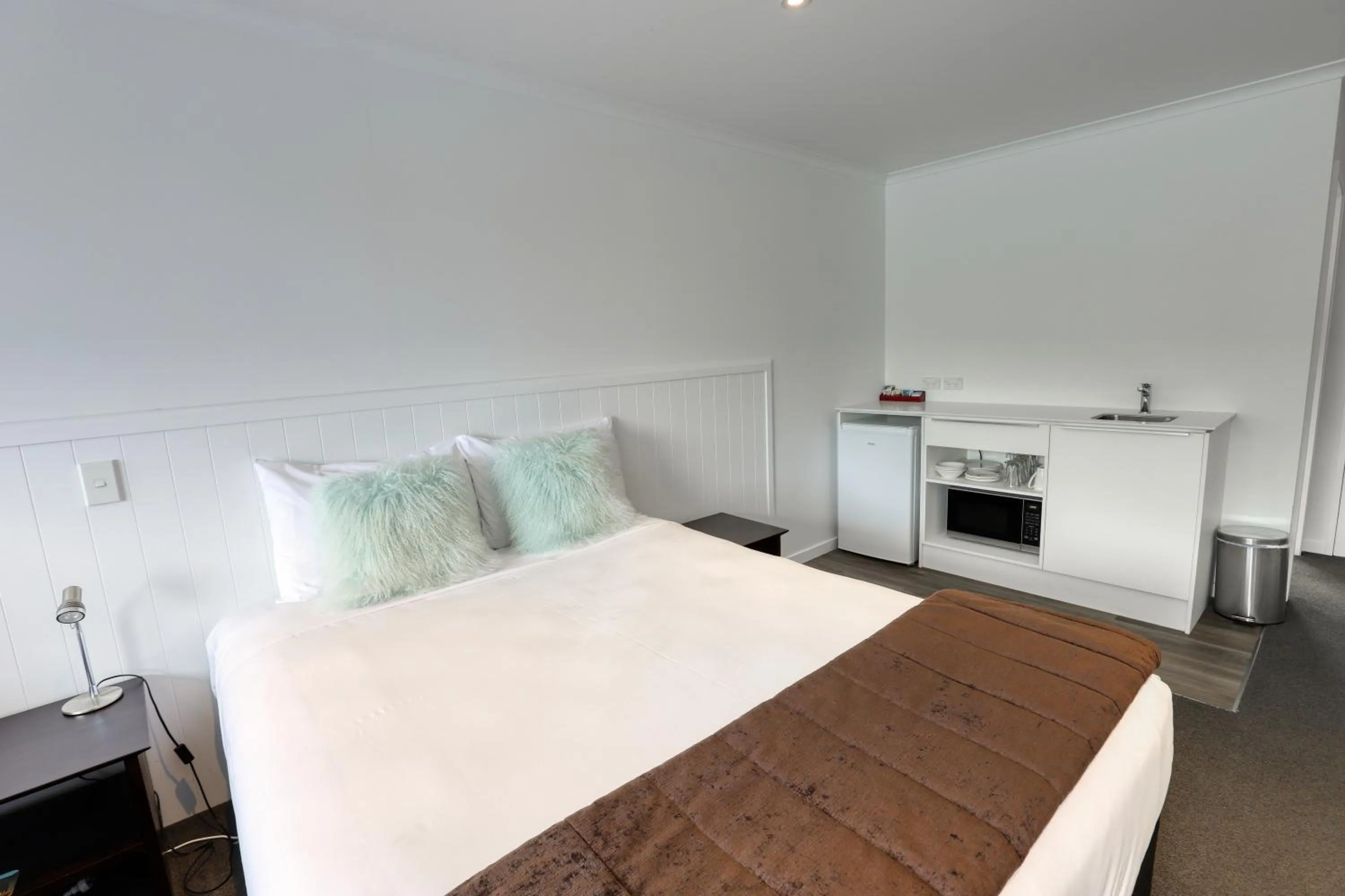 Photo of the whole room, Bed in Marsden Lake Resort Central Otago