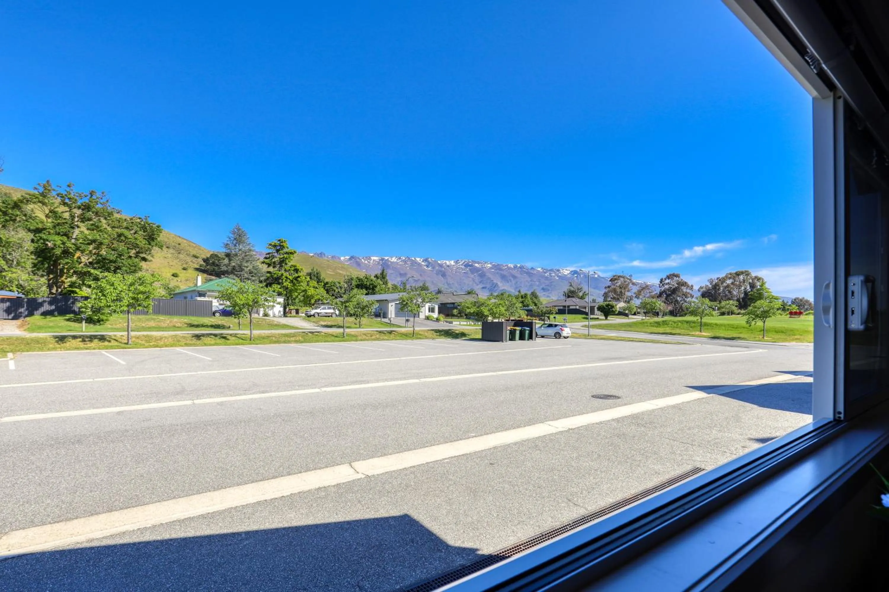 Mountain view in Marsden Lake Resort Central Otago