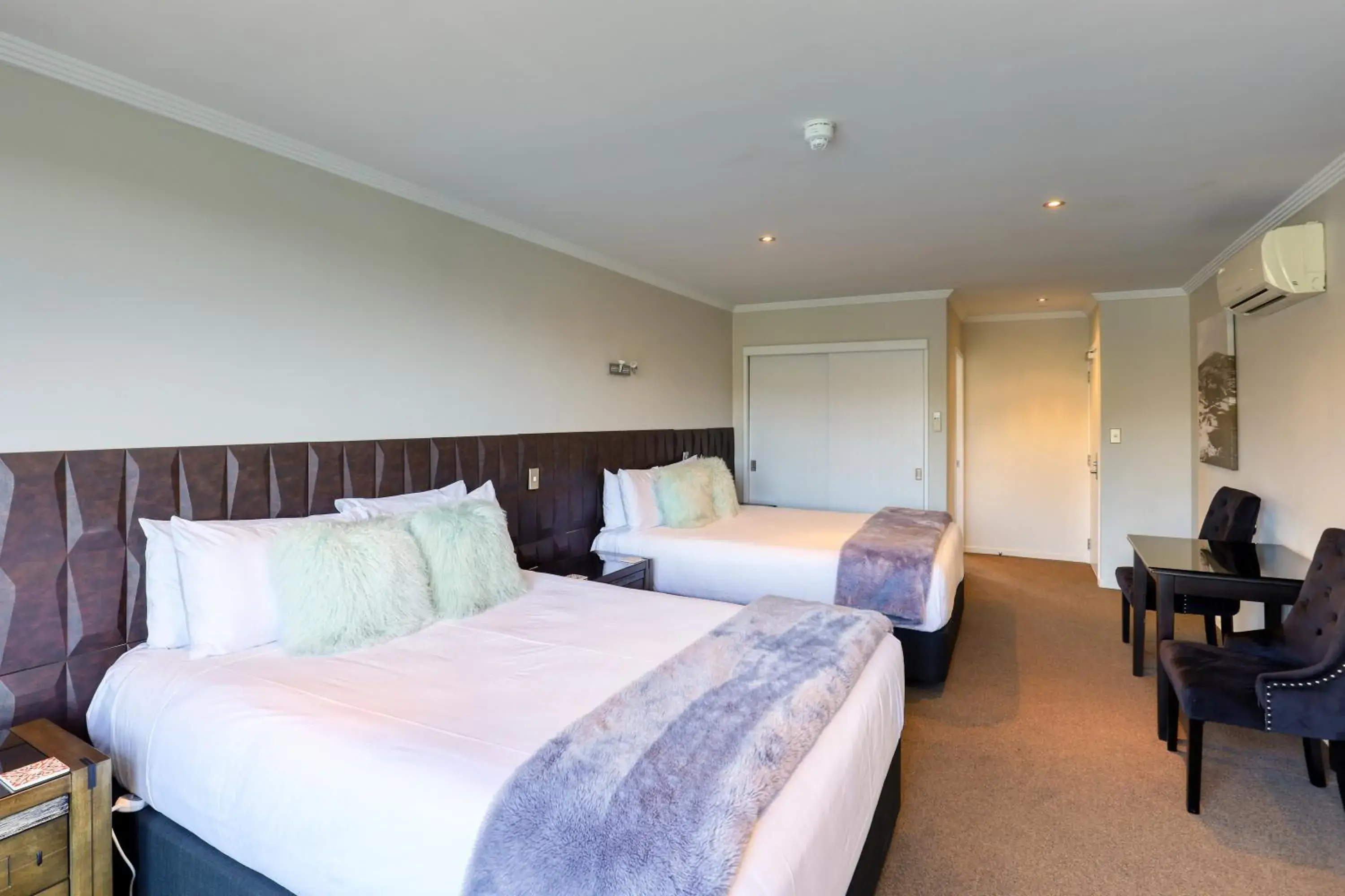 Photo of the whole room, Bed in Marsden Lake Resort Central Otago Photo of the whole room, Bed in Marsden Lake Resort Central Otago